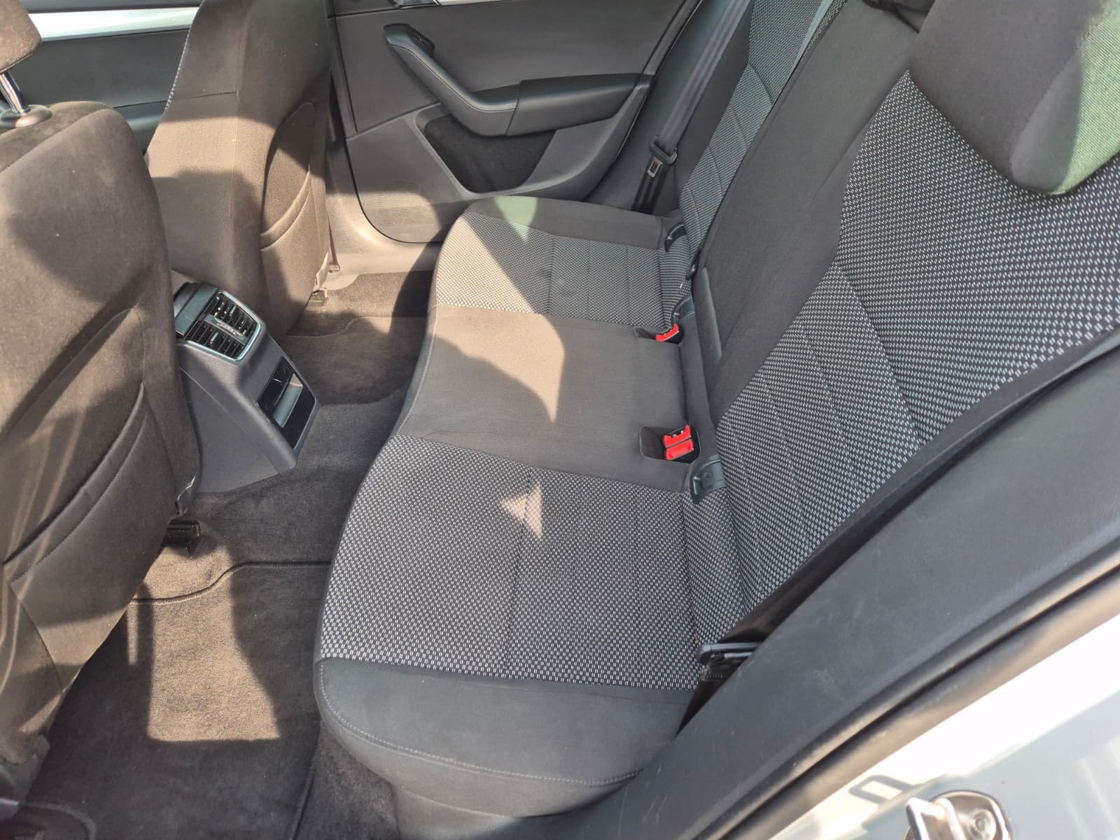 SKODA Octavia Combi 1.6 TDI Ambition DSG-image-13
