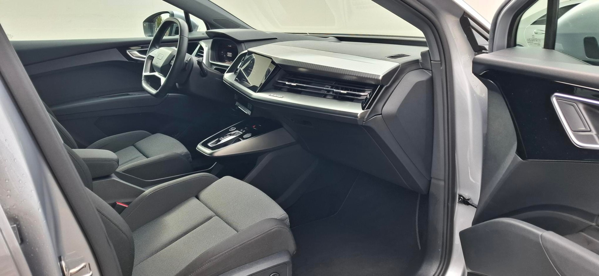 AUDI Q4 e-tron 35-image-8