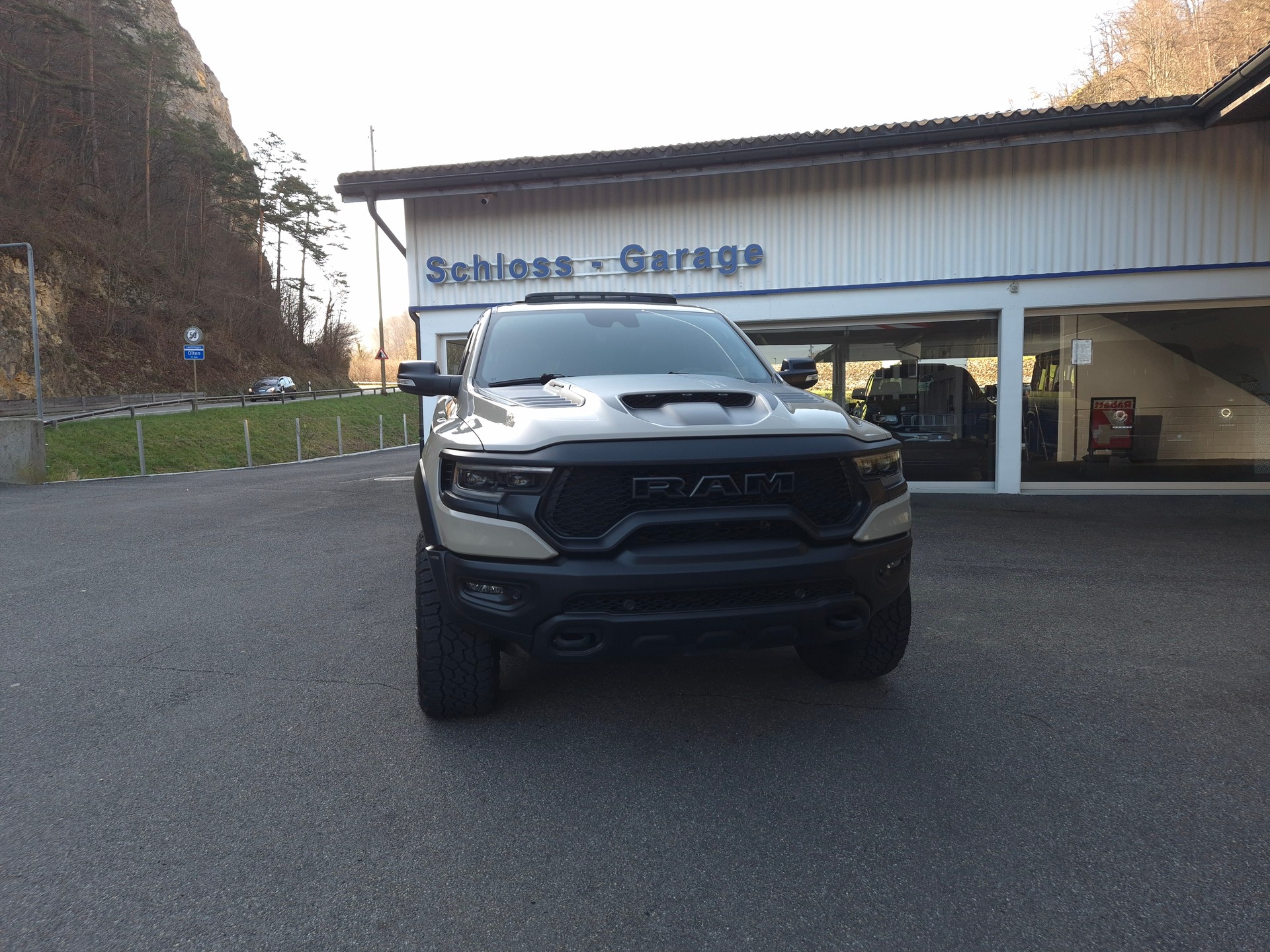DODGE RAM 1500 TRX Level 2 Sandblast Edition-showroom-element-2