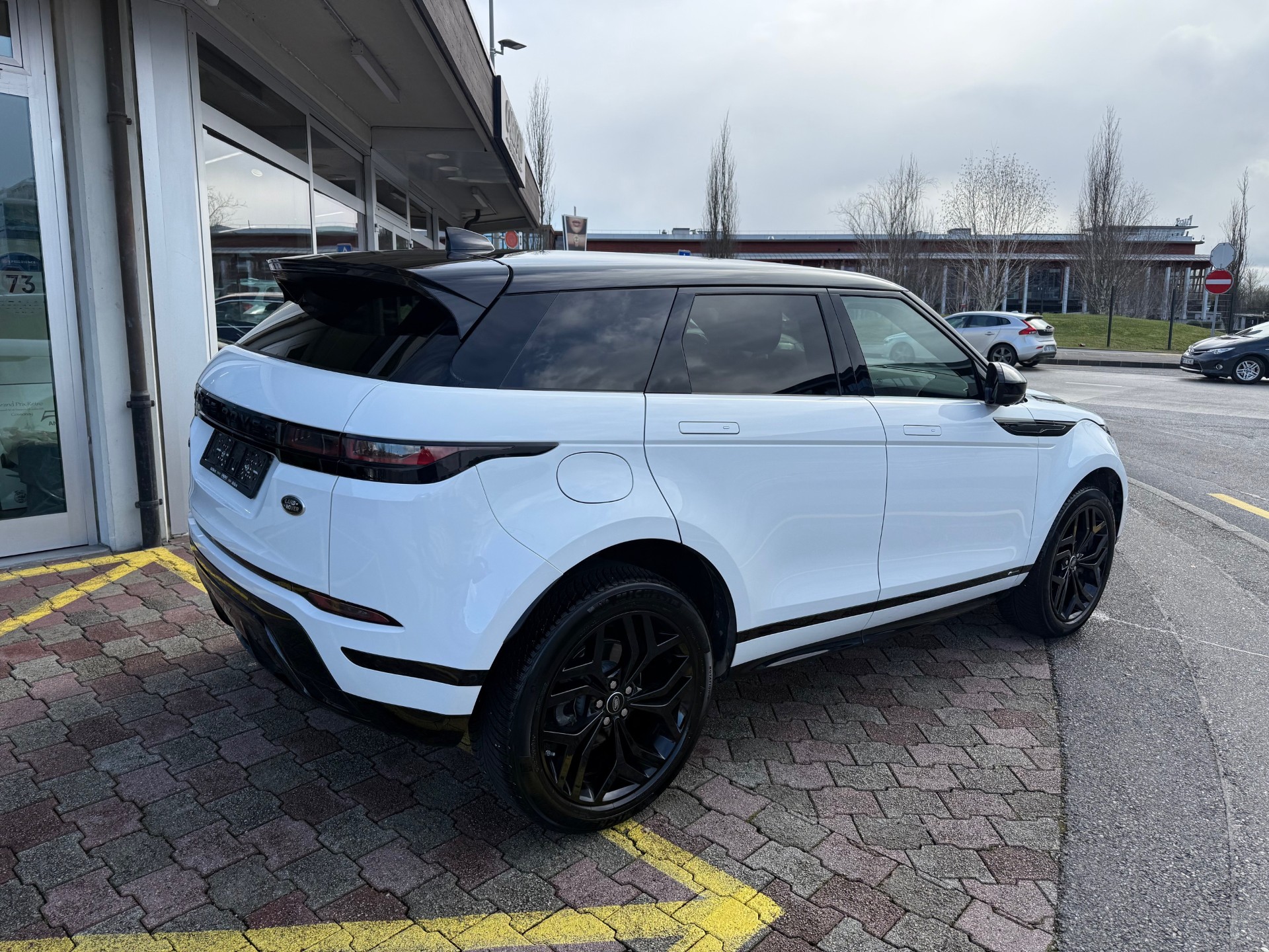 LAND ROVER Range Rover Evoque R-Dynamic P 250 SE AT9-image-4
