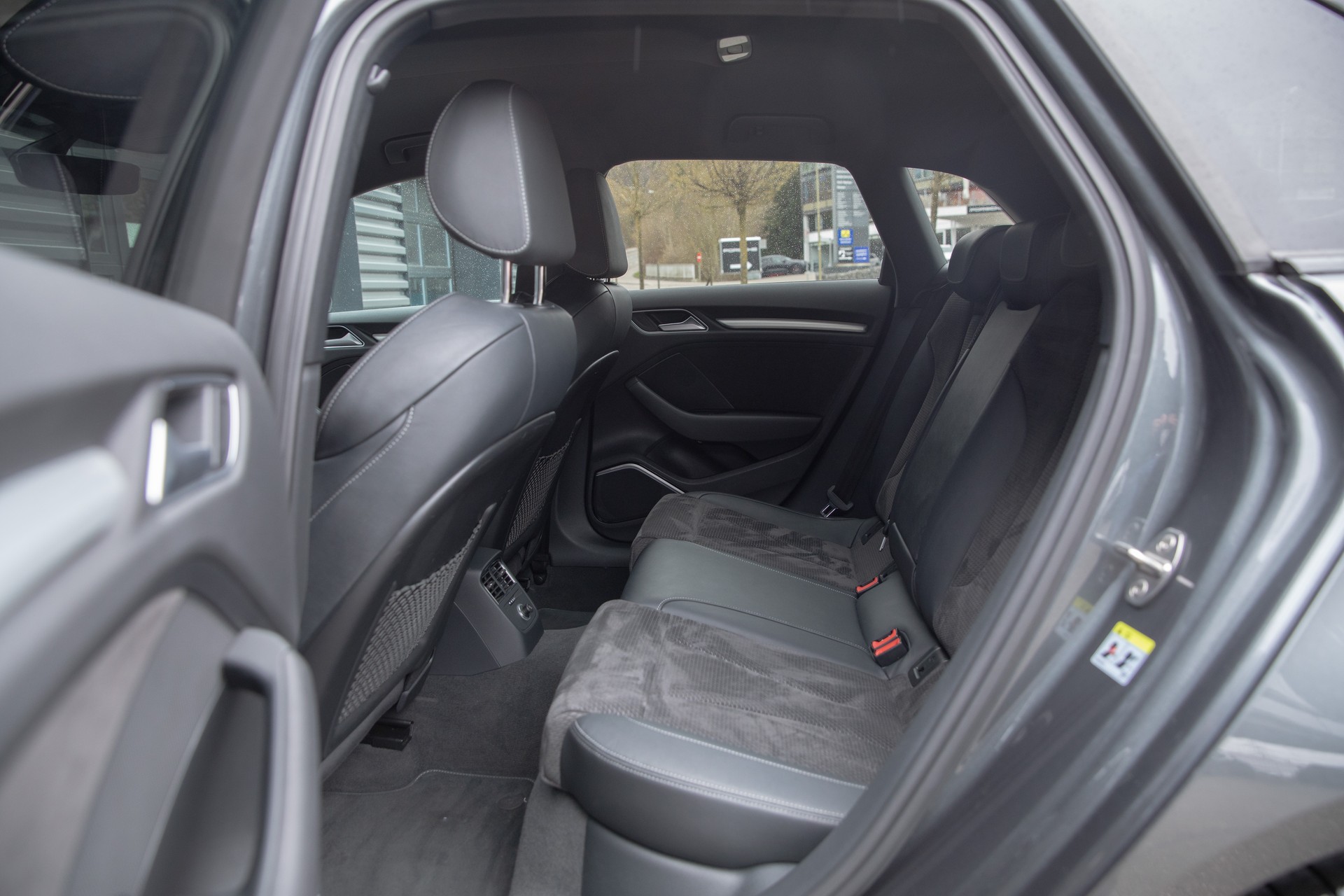 AUDI A3 Sportback 40 TFSI Sport quattro S-tronic-image-8