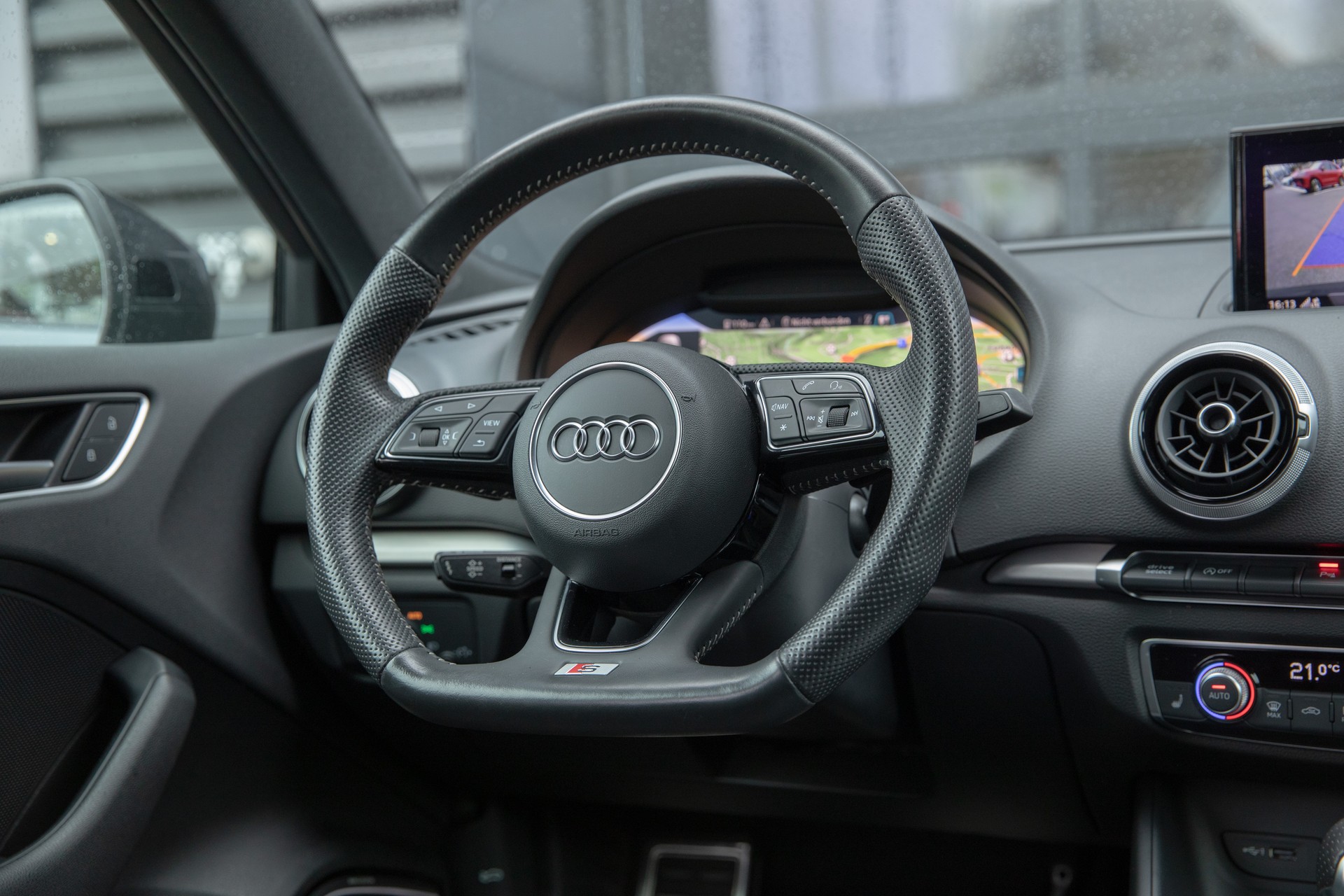 AUDI A3 Sportback 40 TFSI Sport quattro S-tronic-image-9