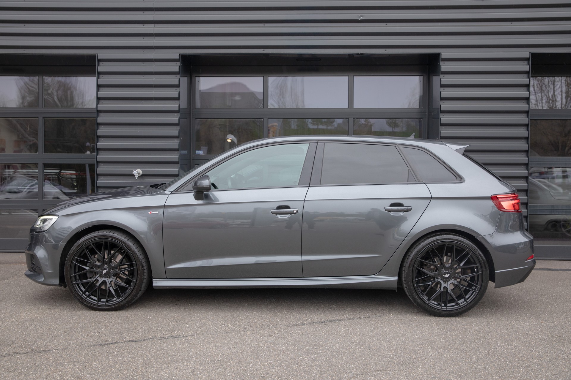 AUDI A3 Sportback 40 TFSI Sport quattro S-tronic-image-3