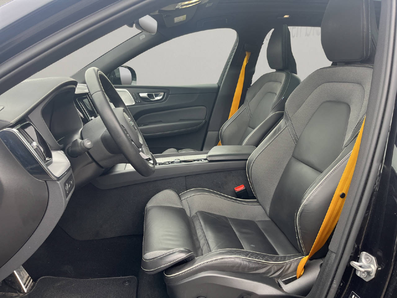 VOLVO XC60 2.0 T8 TE Polestar eAWD-image-13