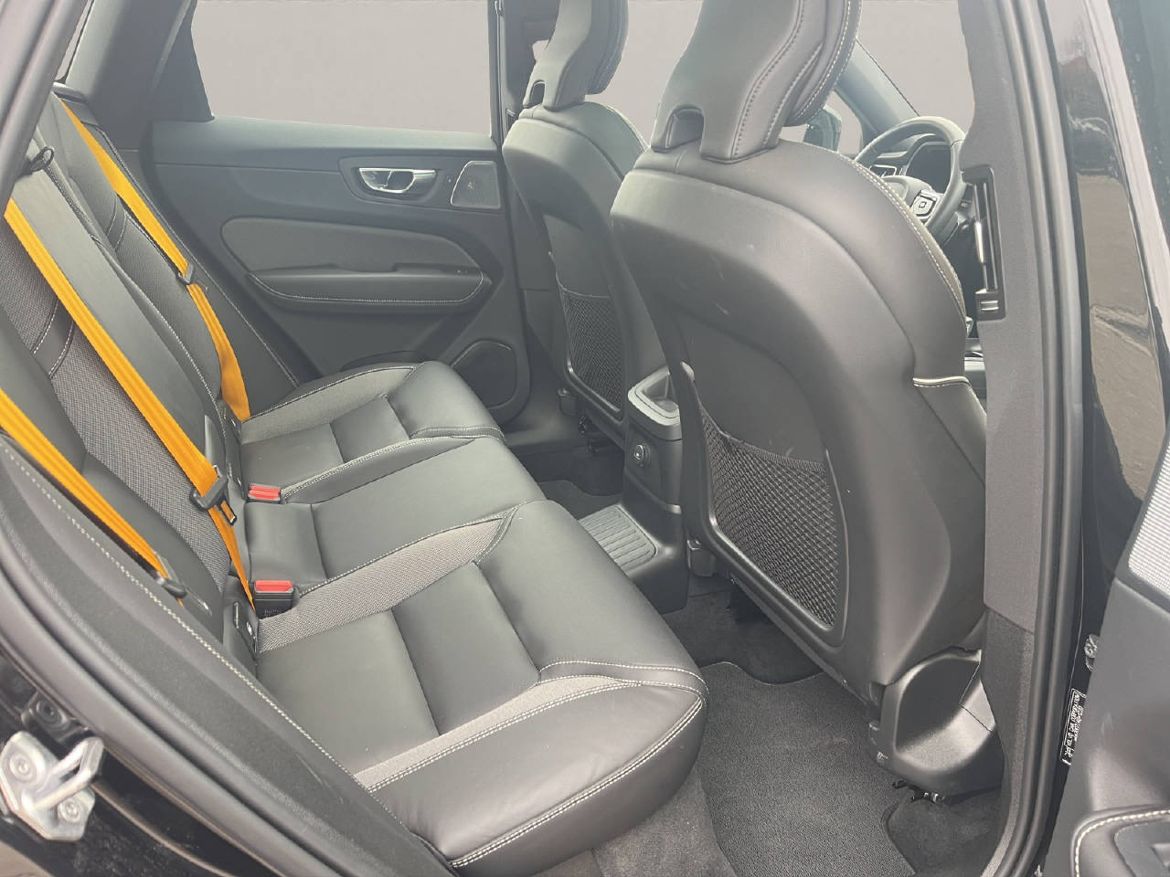 VOLVO XC60 2.0 T8 TE Polestar eAWD-image-11