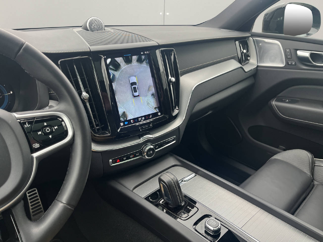 VOLVO XC60 2.0 T8 TE Polestar eAWD-image-15
