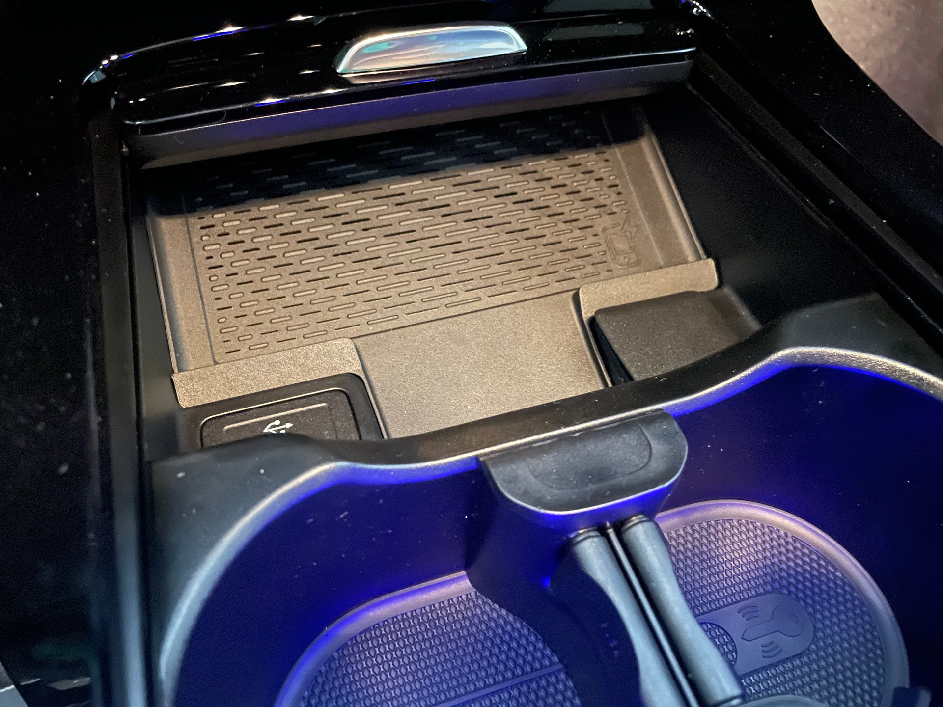 MERCEDES-BENZ A 200 Night Star 7G-DCT-image-13