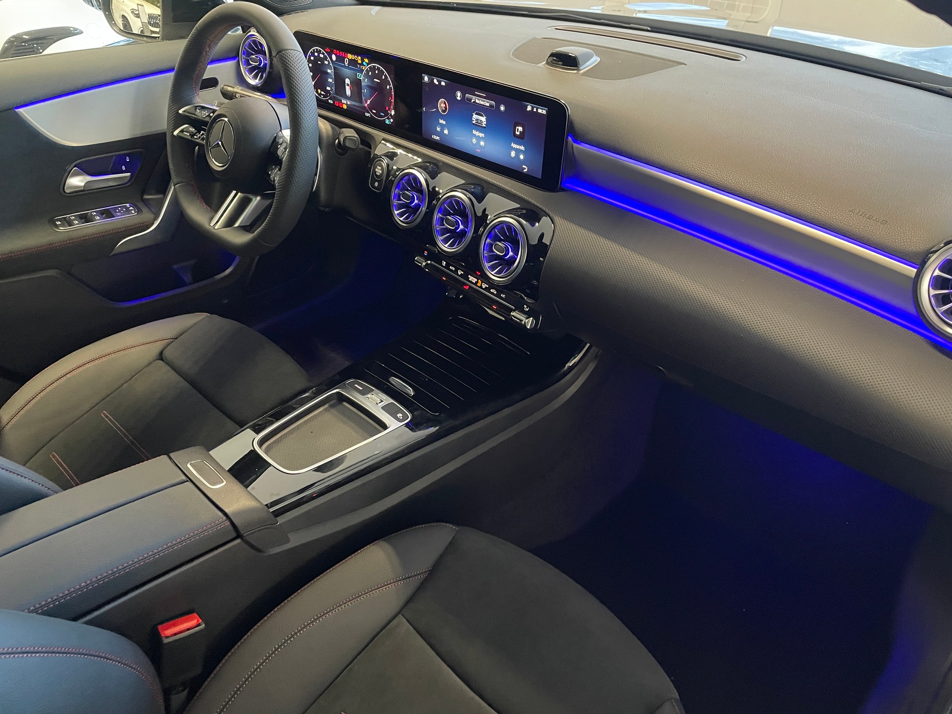 MERCEDES-BENZ A 200 Night Star 7G-DCT-image-19