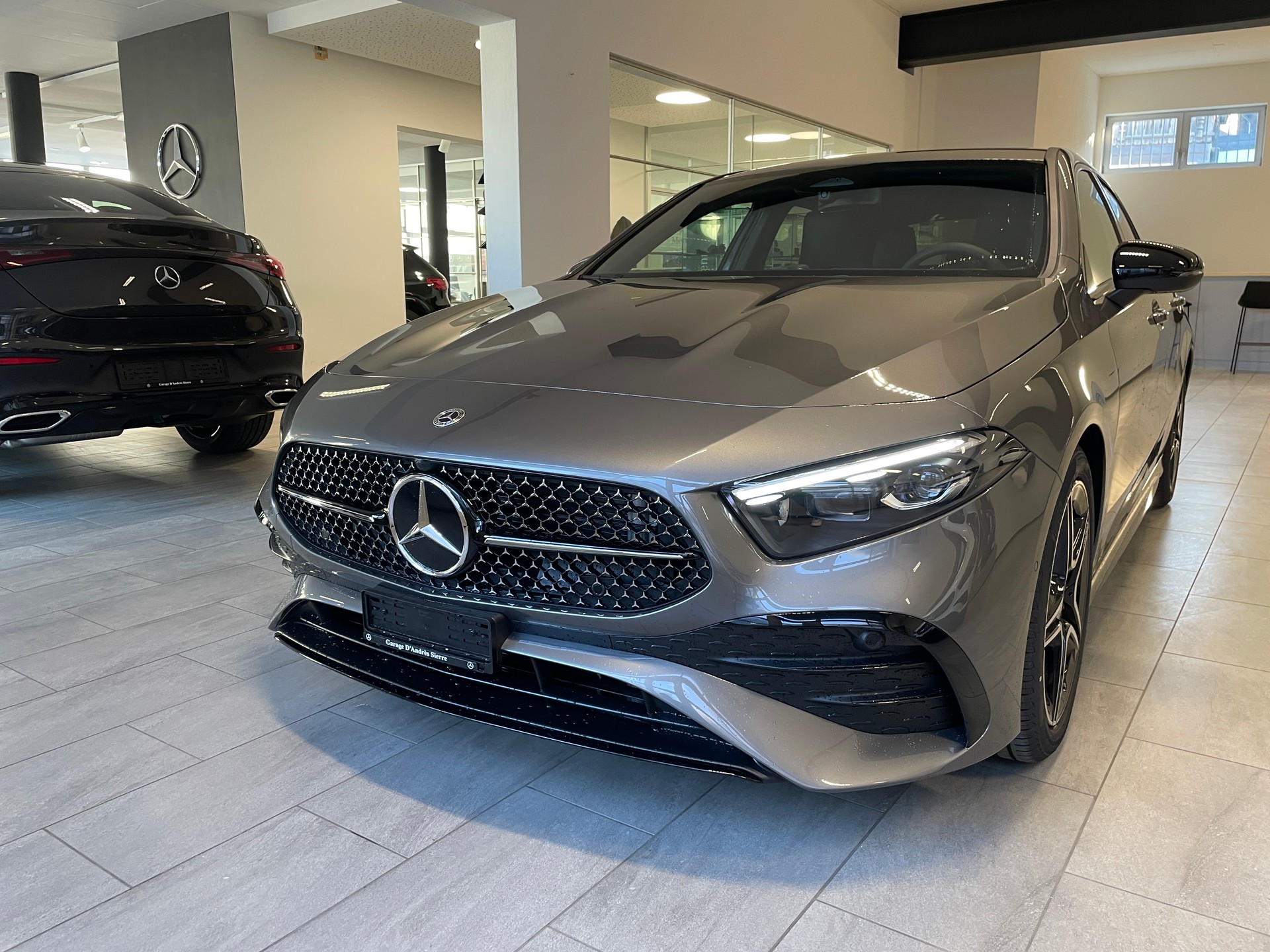 MERCEDES-BENZ A 200 Night Star 7G-DCT-image-1