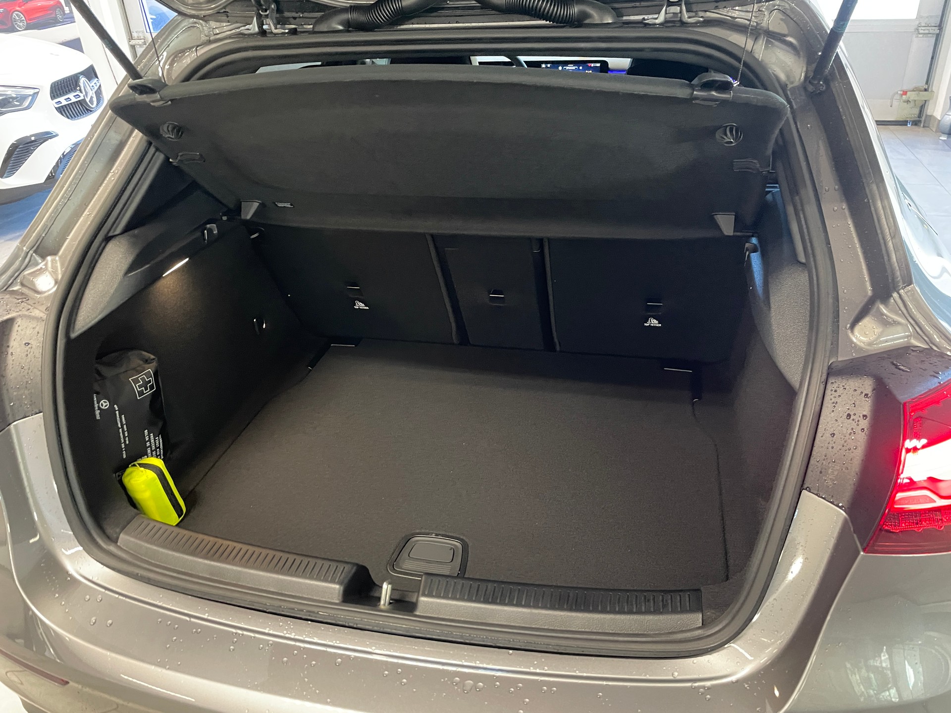 MERCEDES-BENZ A 200 Night Star 7G-DCT-image-7