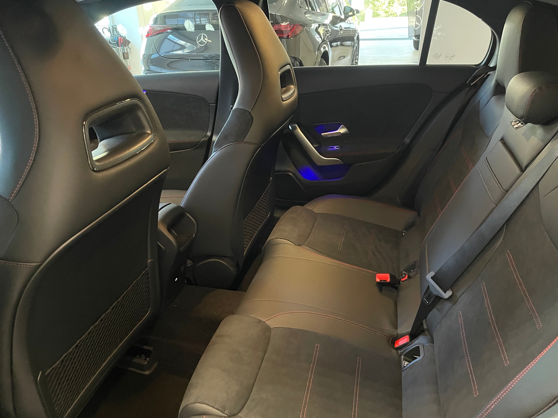 MERCEDES-BENZ A 200 Night Star 7G-DCT-image-9