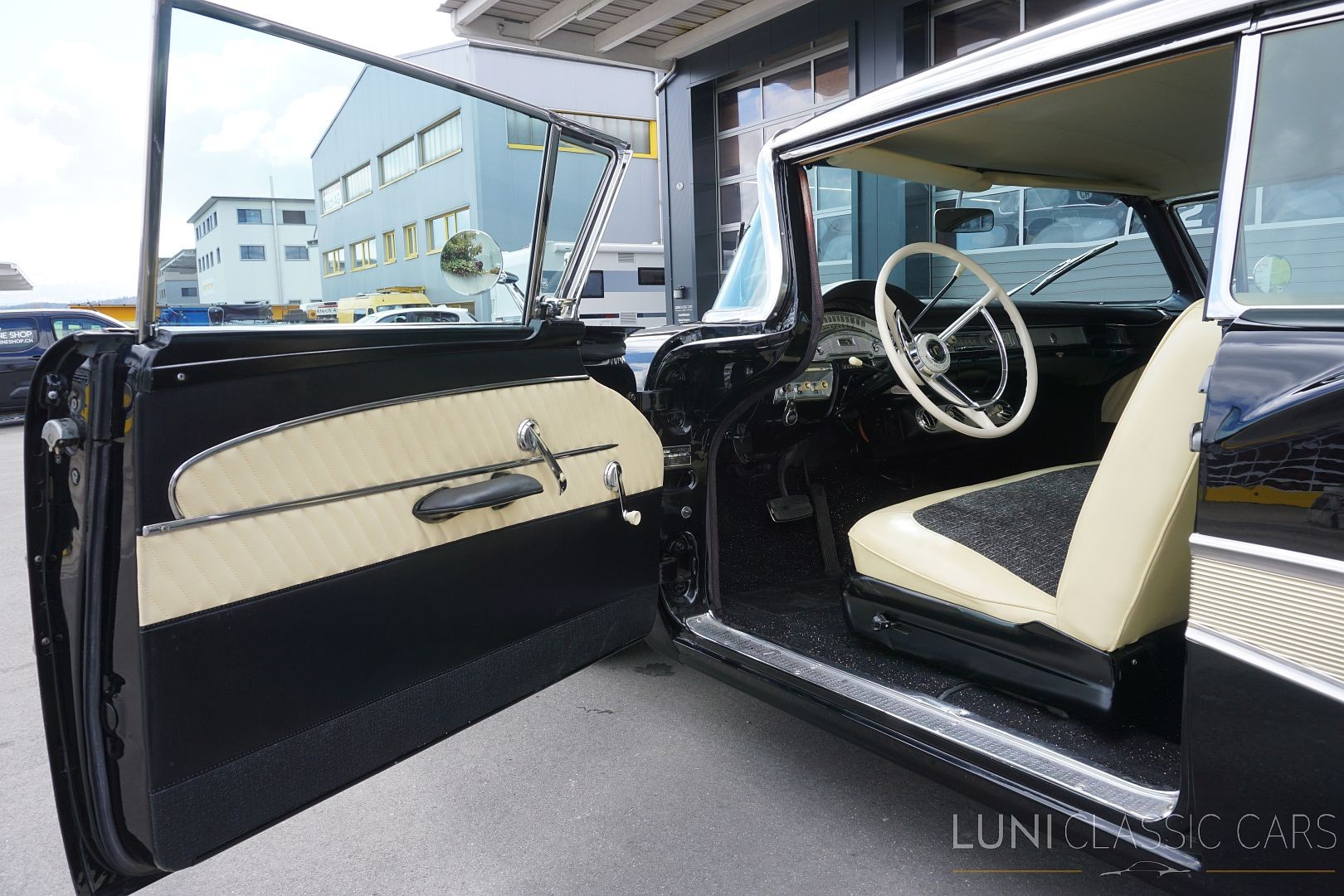 FORD Fairlane 500 Club Victoria-image-17