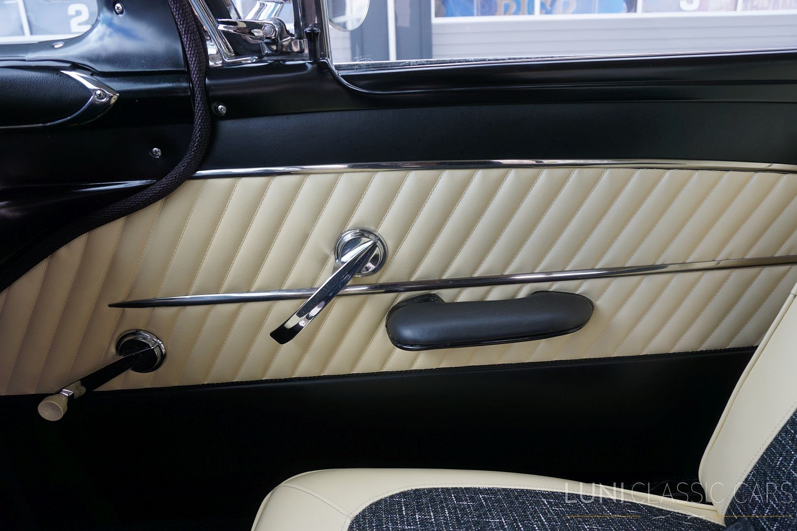 FORD Fairlane 500 Club Victoria-image-22