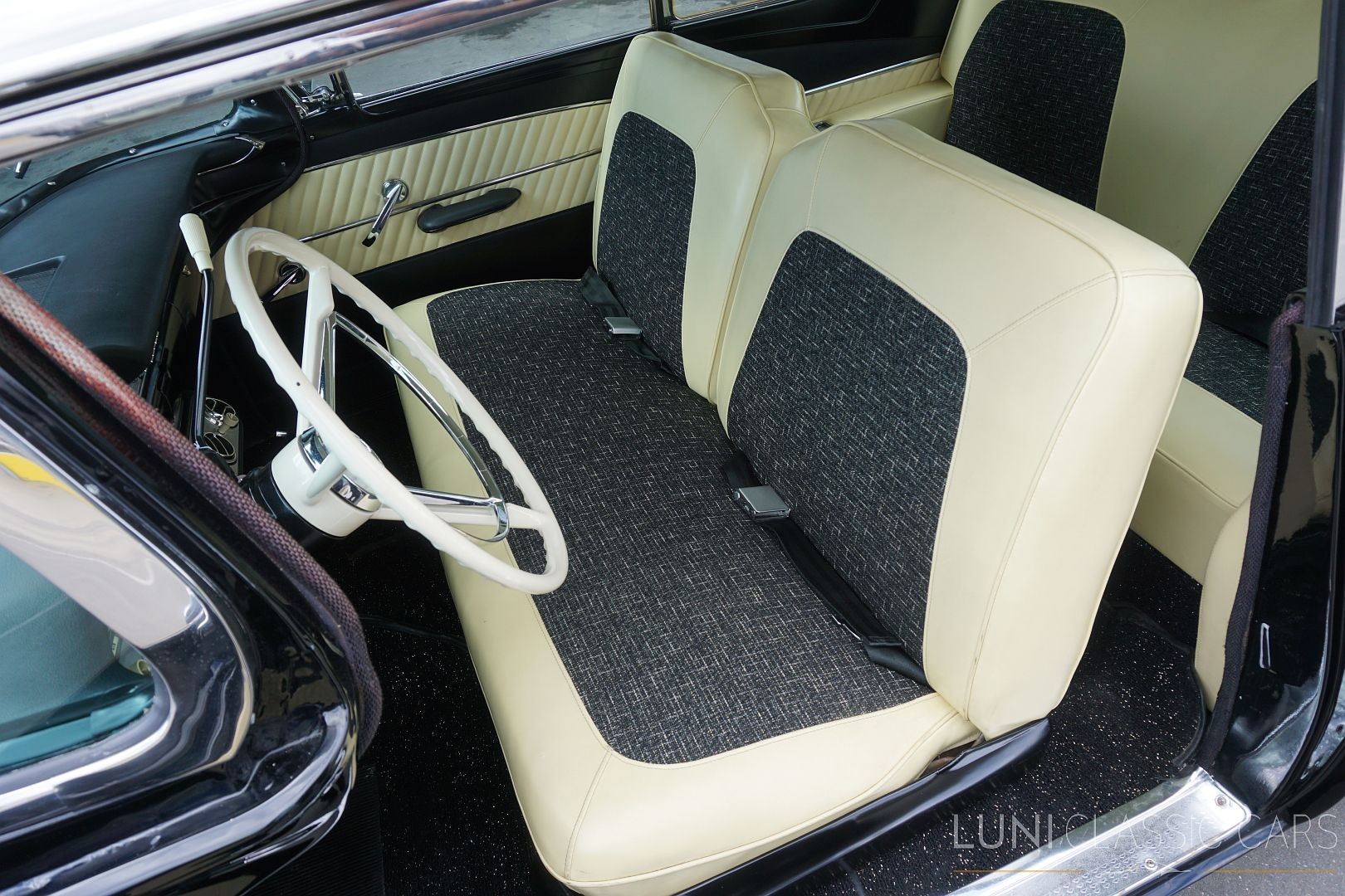 FORD Fairlane 500 Club Victoria-image-23