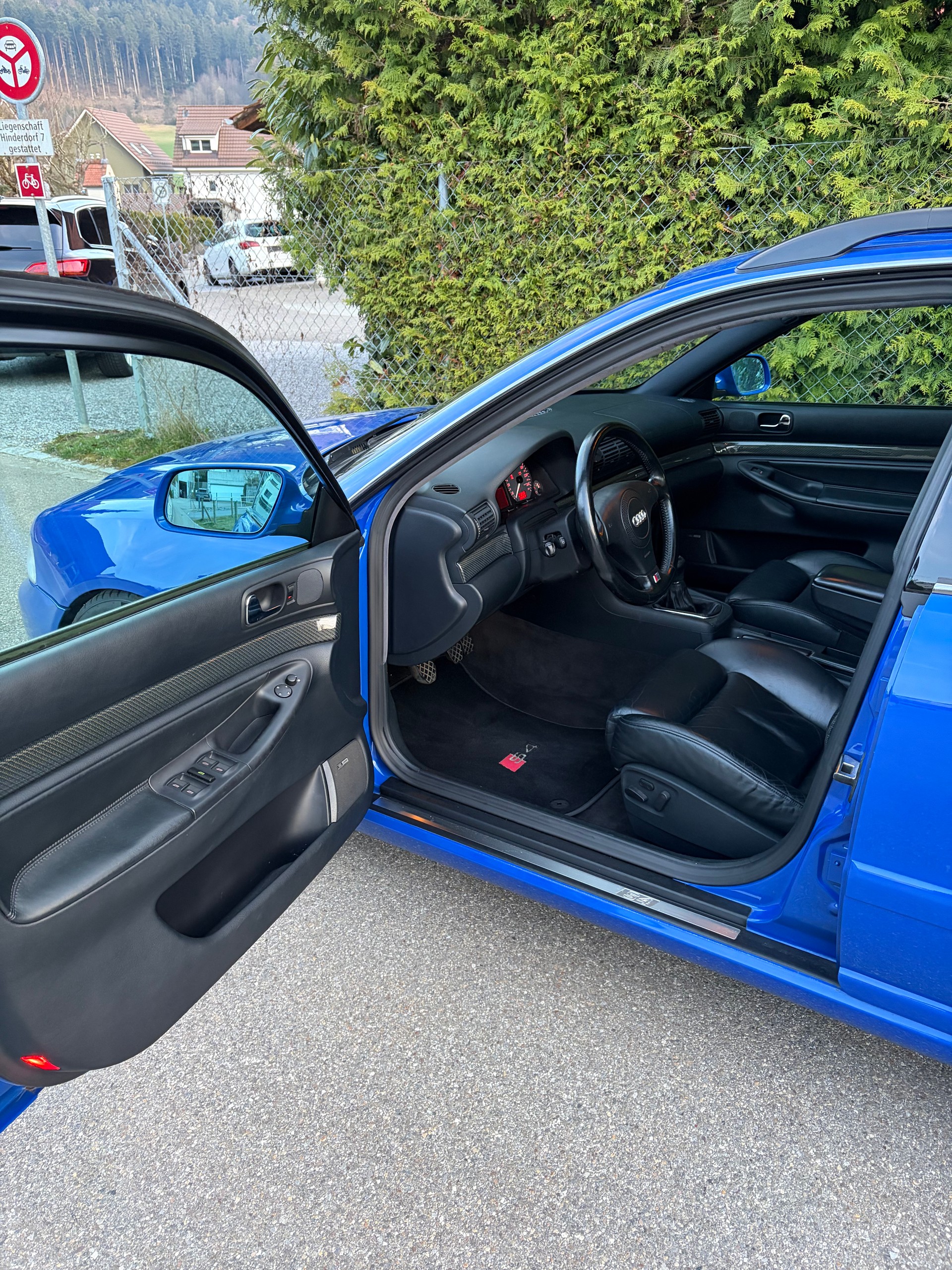 AUDI S4 Avant quattro-image-8