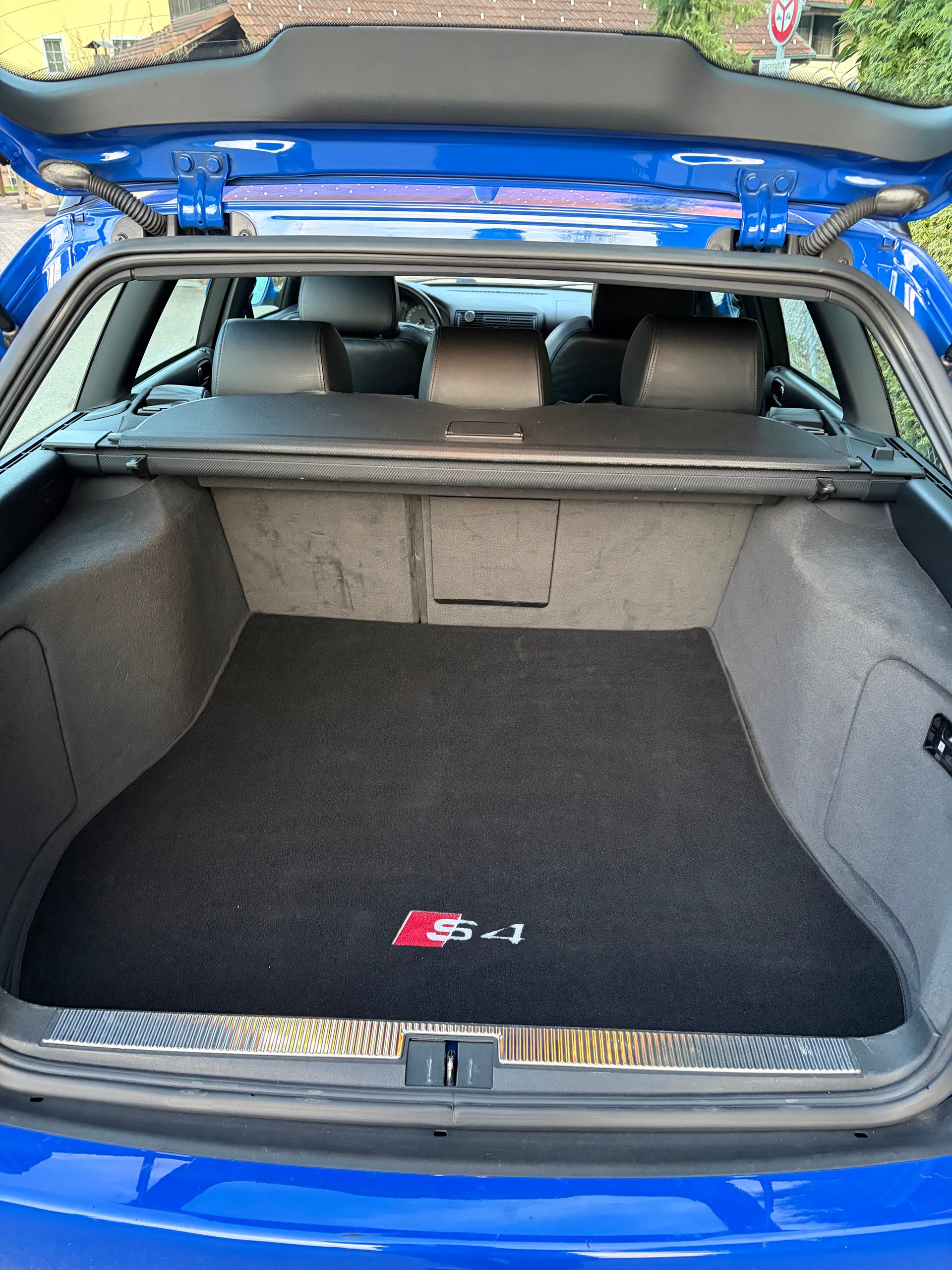 AUDI S4 Avant quattro-image-6