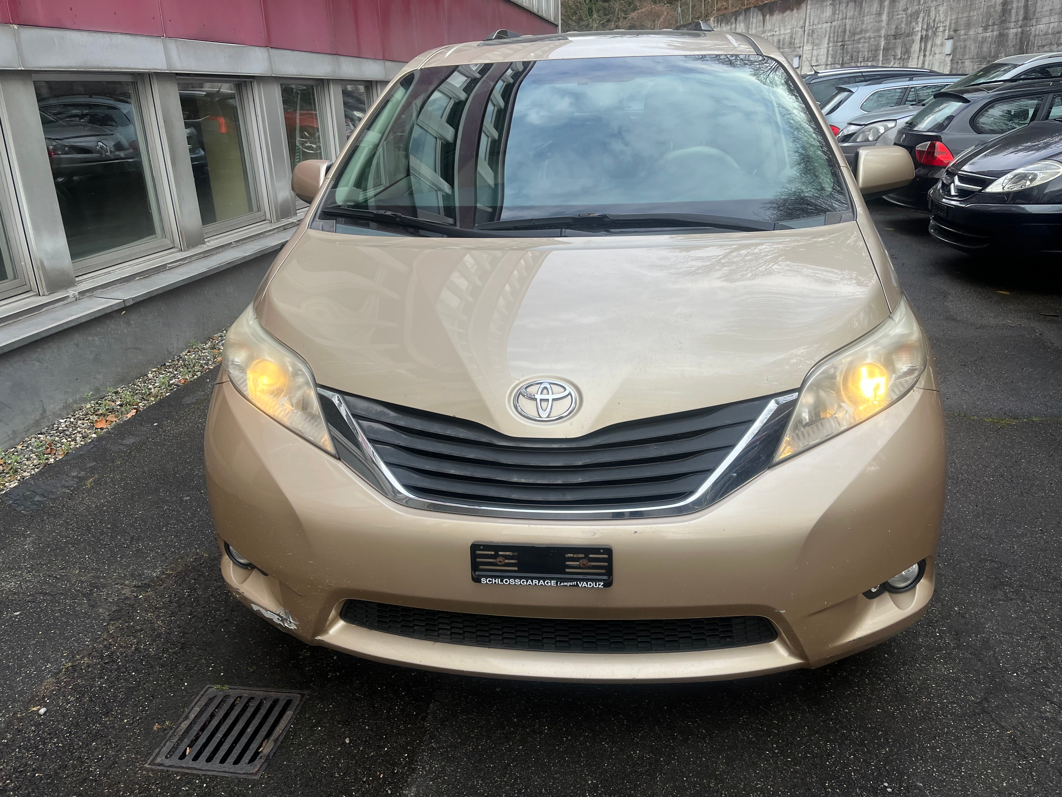 Car photo
