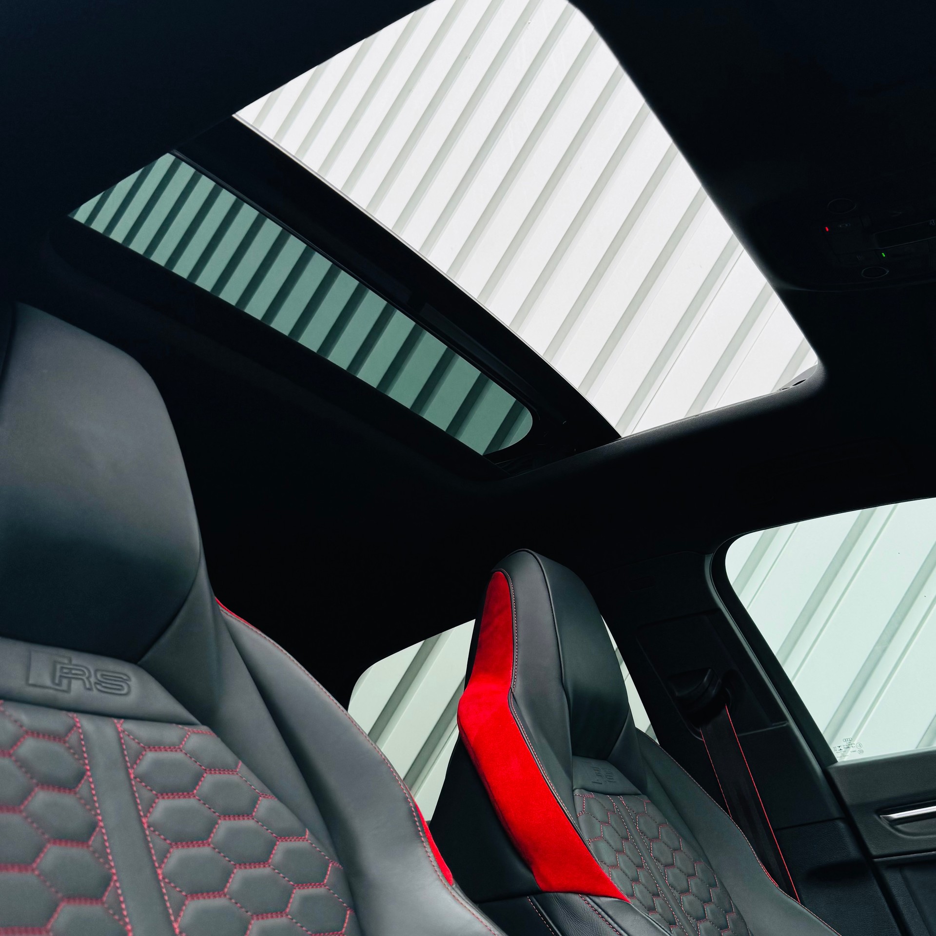 AUDI RS Q3 Sportback quattro S tronic-image-16