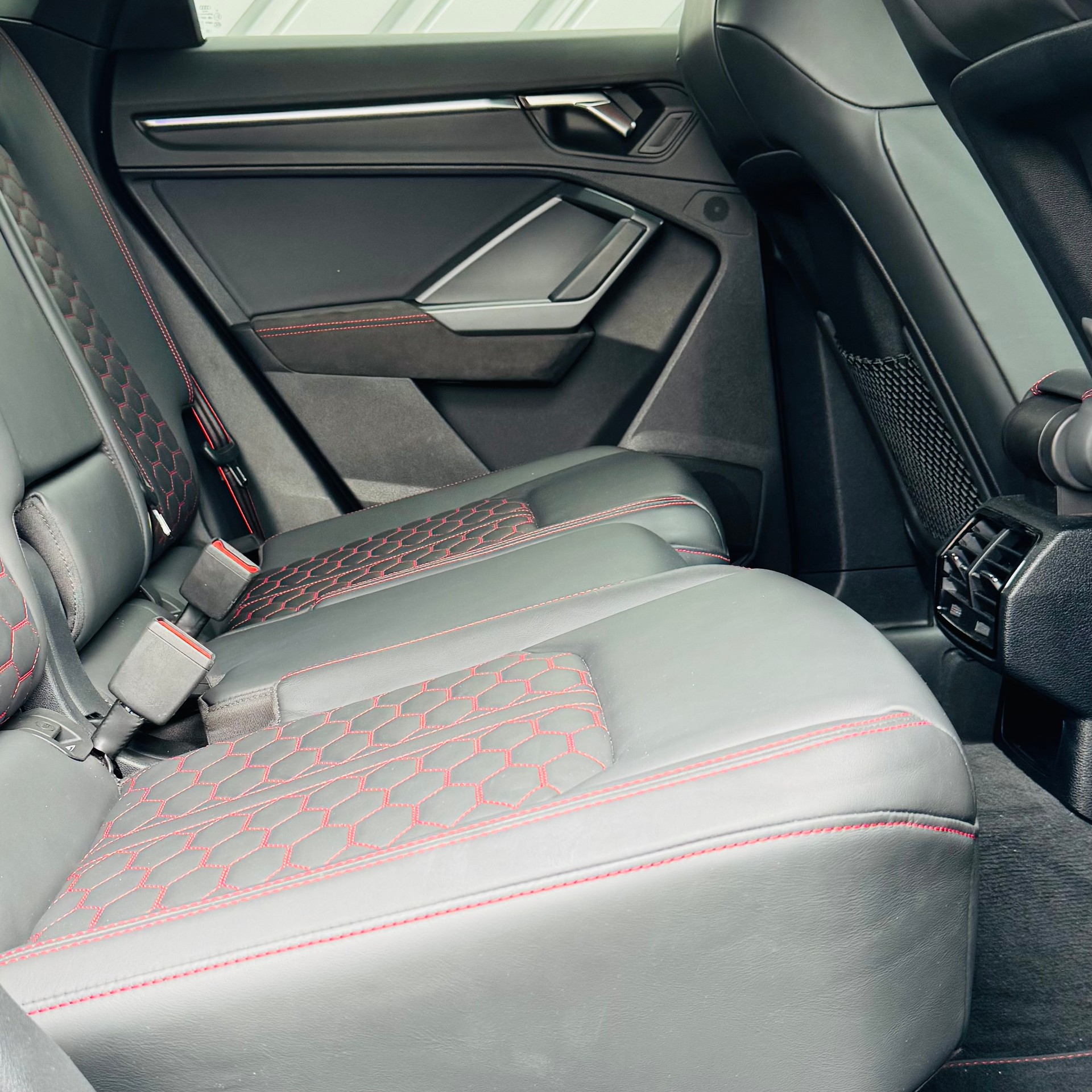 AUDI RS Q3 Sportback quattro S tronic-image-18