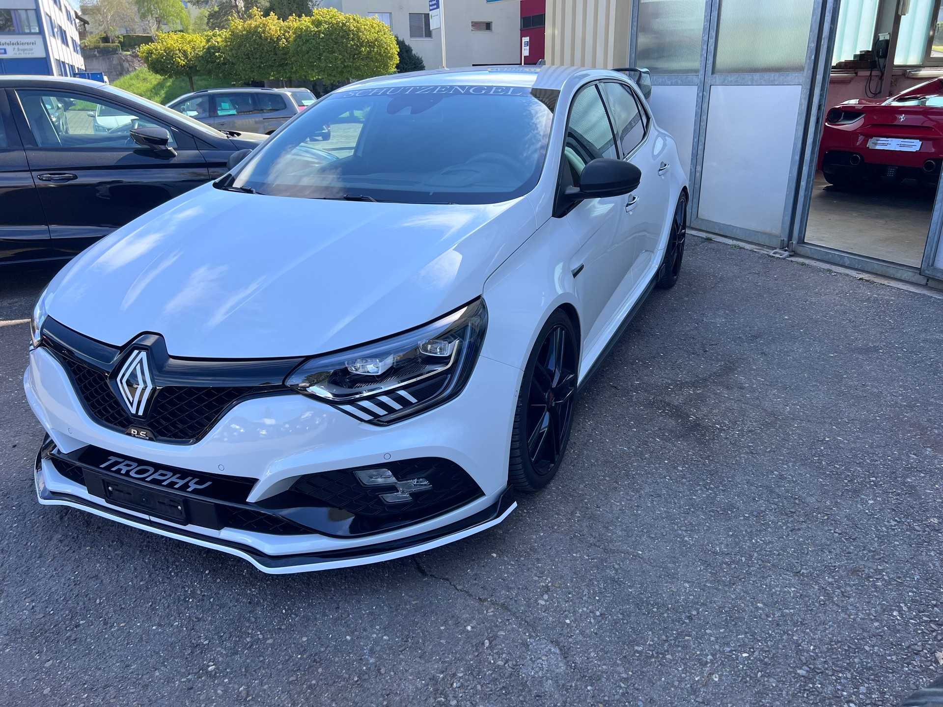 RENAULT Mégane Trophy 300 EDC-image-2