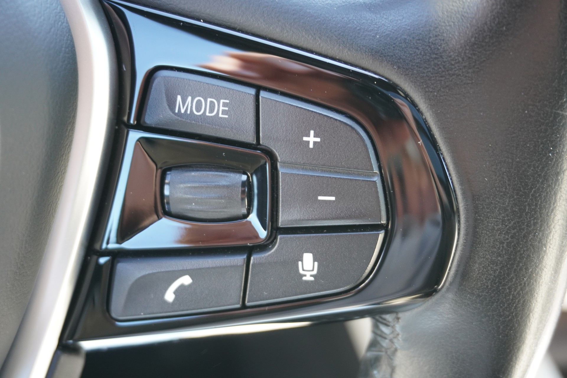 BMW 540i xDrive Touring Luxury Line Steptronic-image-29