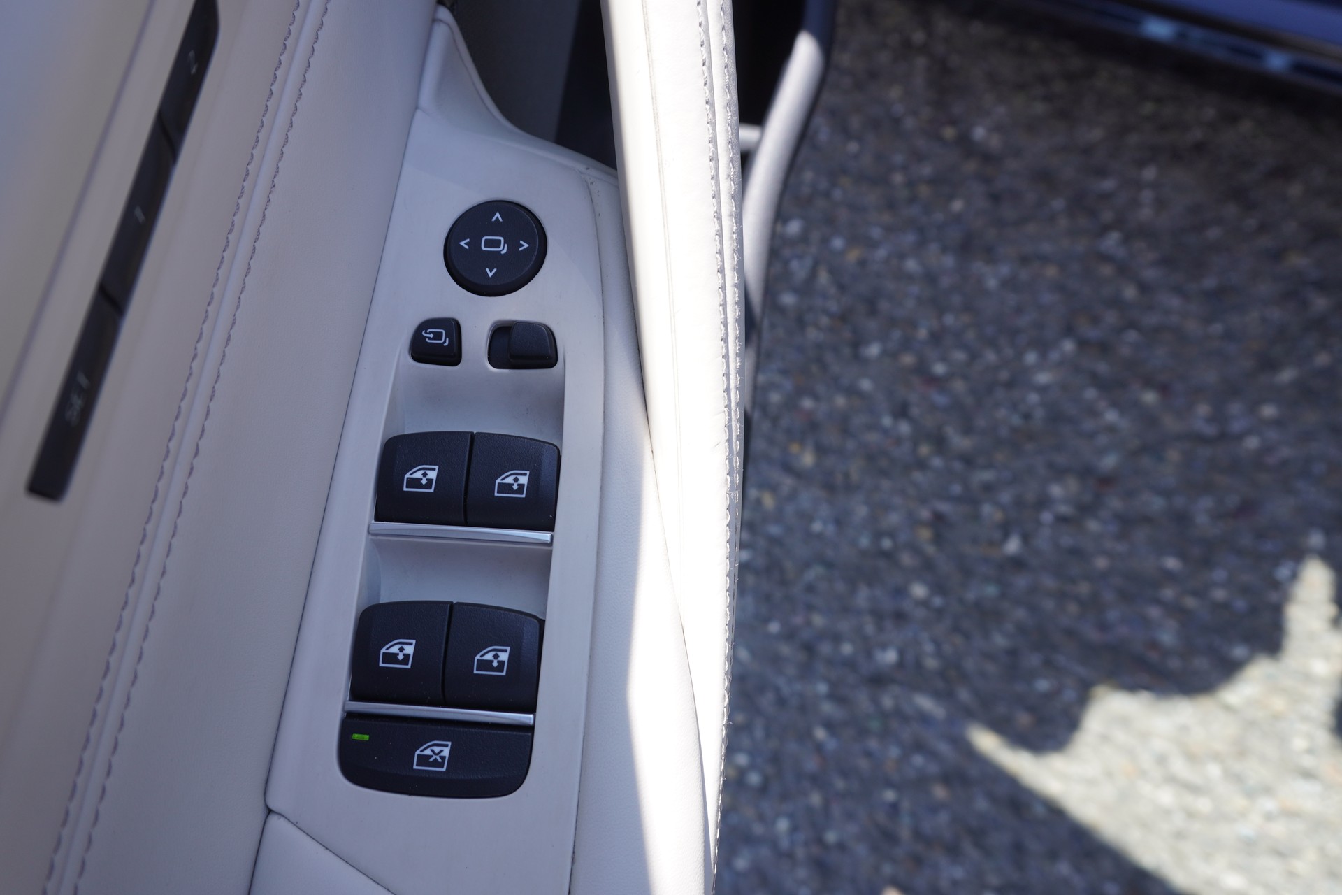 BMW 540i xDrive Touring Luxury Line Steptronic-image-17