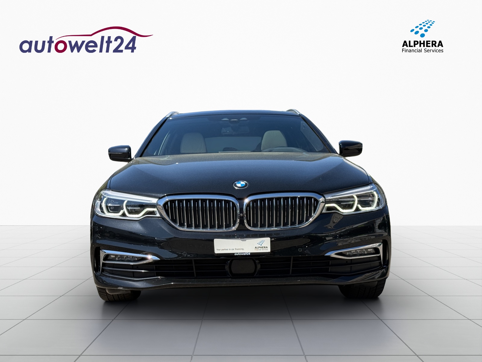 BMW 540i xDrive Touring Luxury Line Steptronic-showroom-element-1