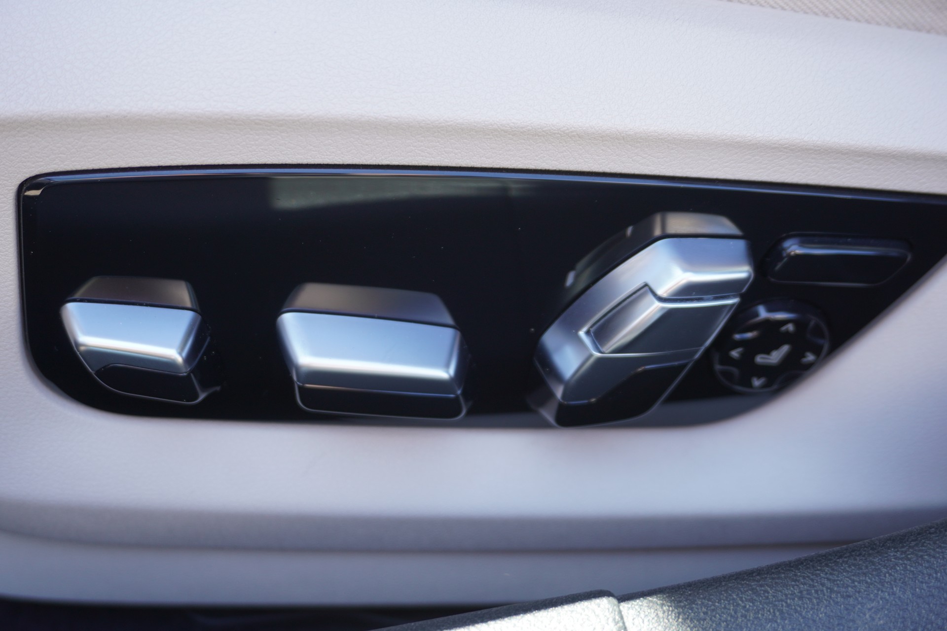 BMW 540i xDrive Touring Luxury Line Steptronic-image-15