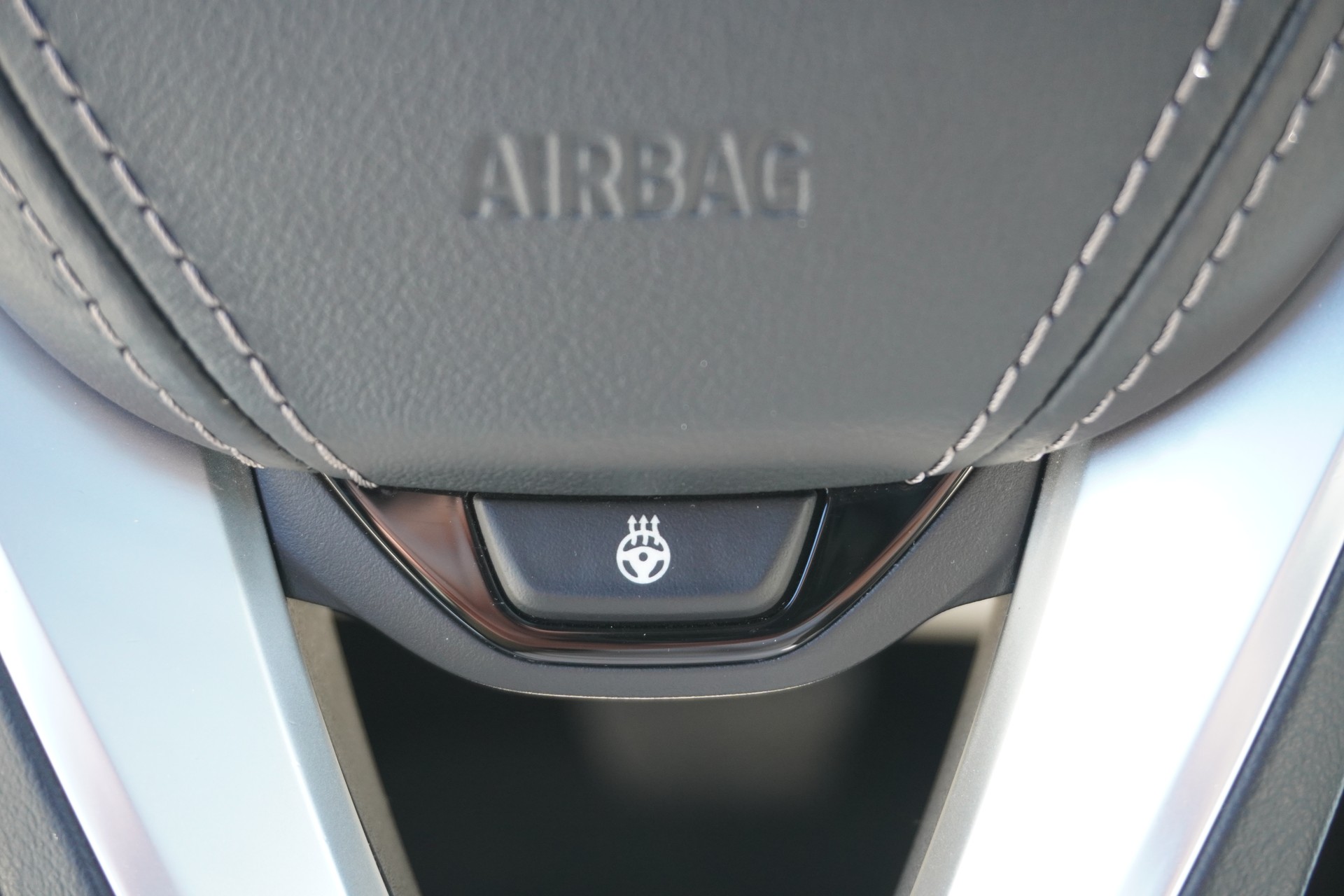 BMW 540i xDrive Touring Luxury Line Steptronic-image-32
