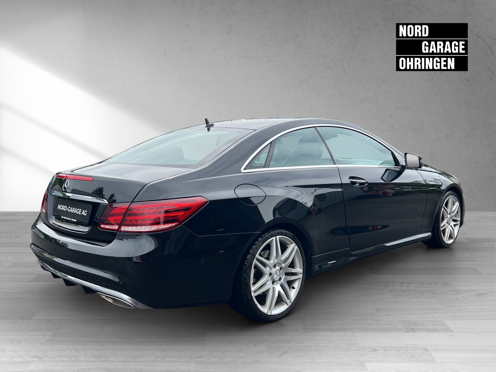 MERCEDES-BENZ E 400-image-4