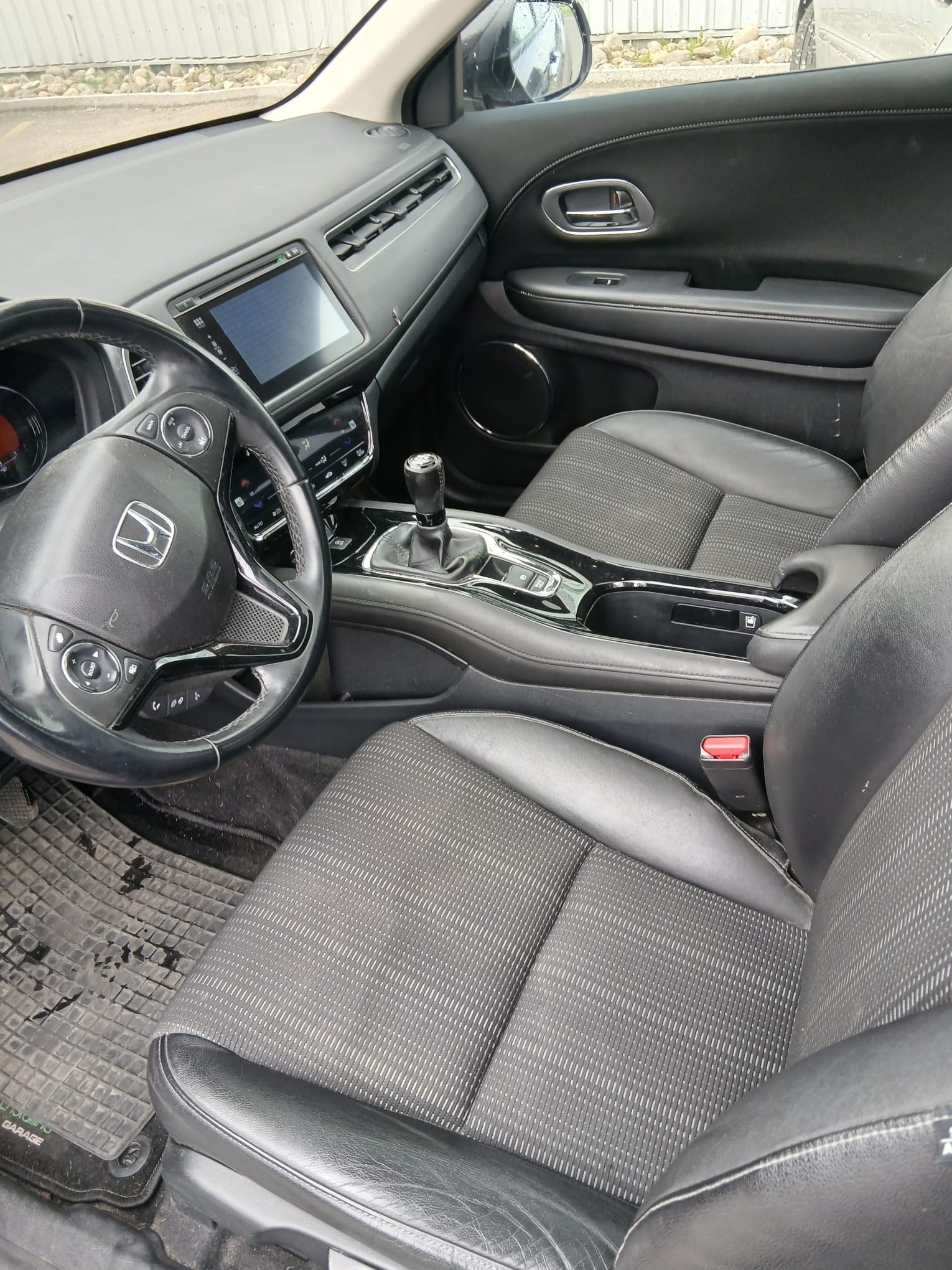 HONDA HR-V 1.6i-DTEC Executive-image-5