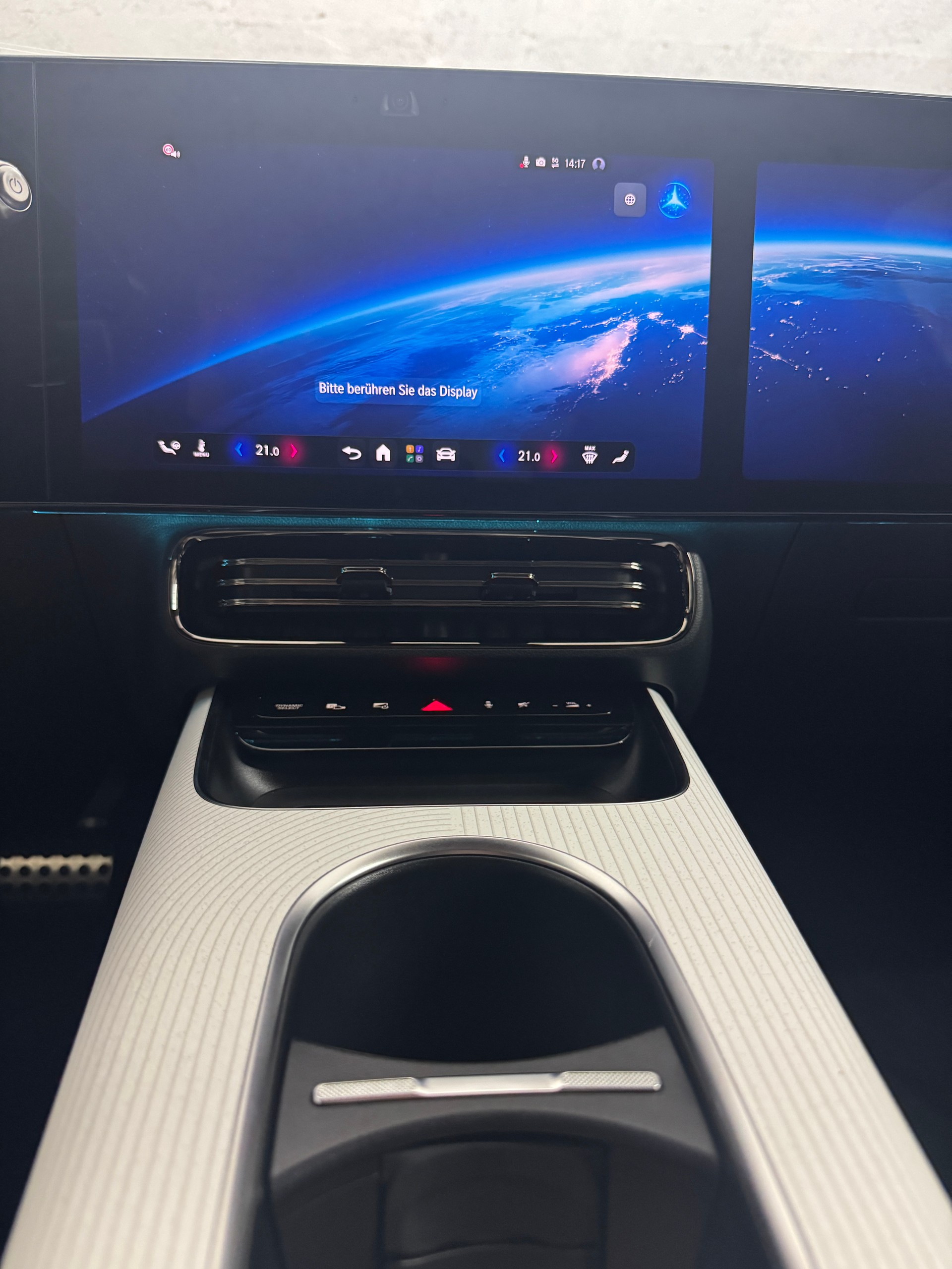 MERCEDES-BENZ CLA 220 4Matic-image-5