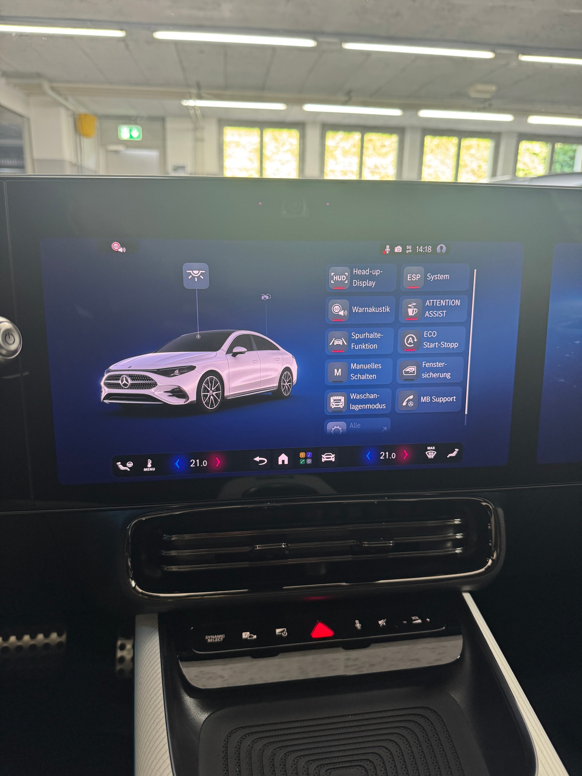 MERCEDES-BENZ CLA 220 4Matic-image-8