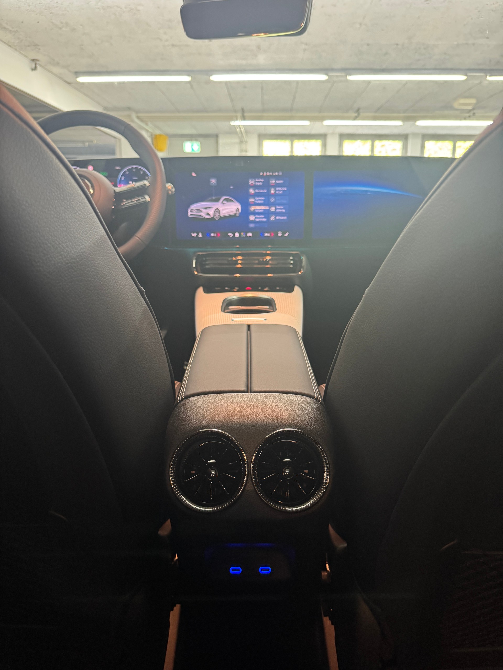 MERCEDES-BENZ CLA 220 4Matic-image-12