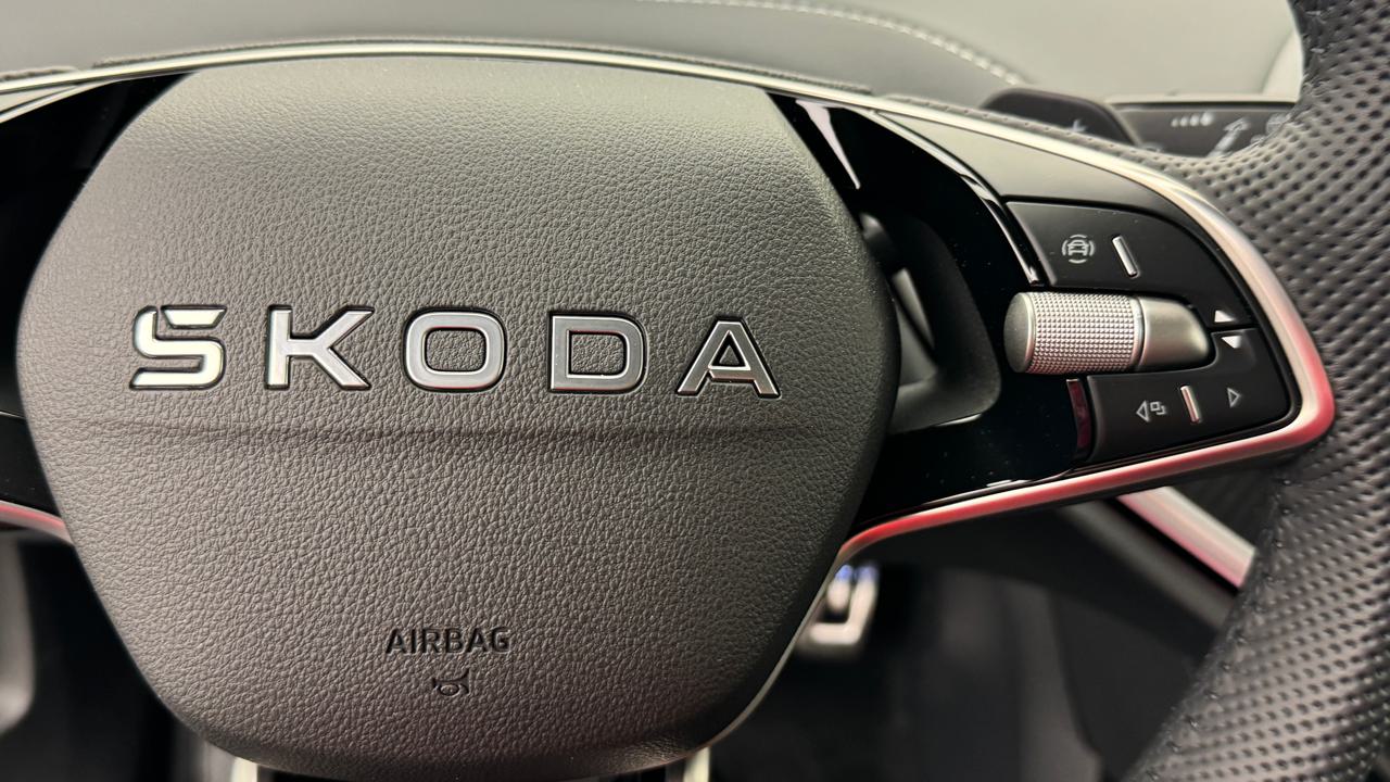 SKODA Enyaq 85x Sportline 4x4-image-9