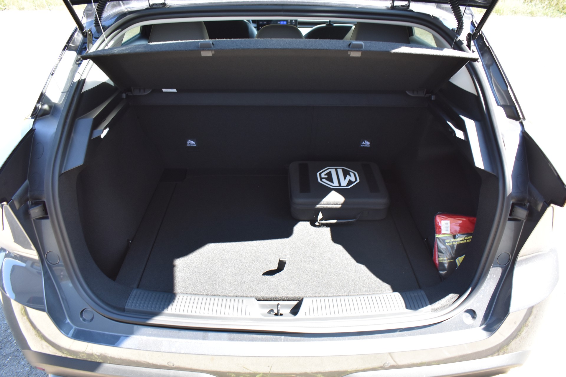 MG 4 EV 64kWh Premium-image-8