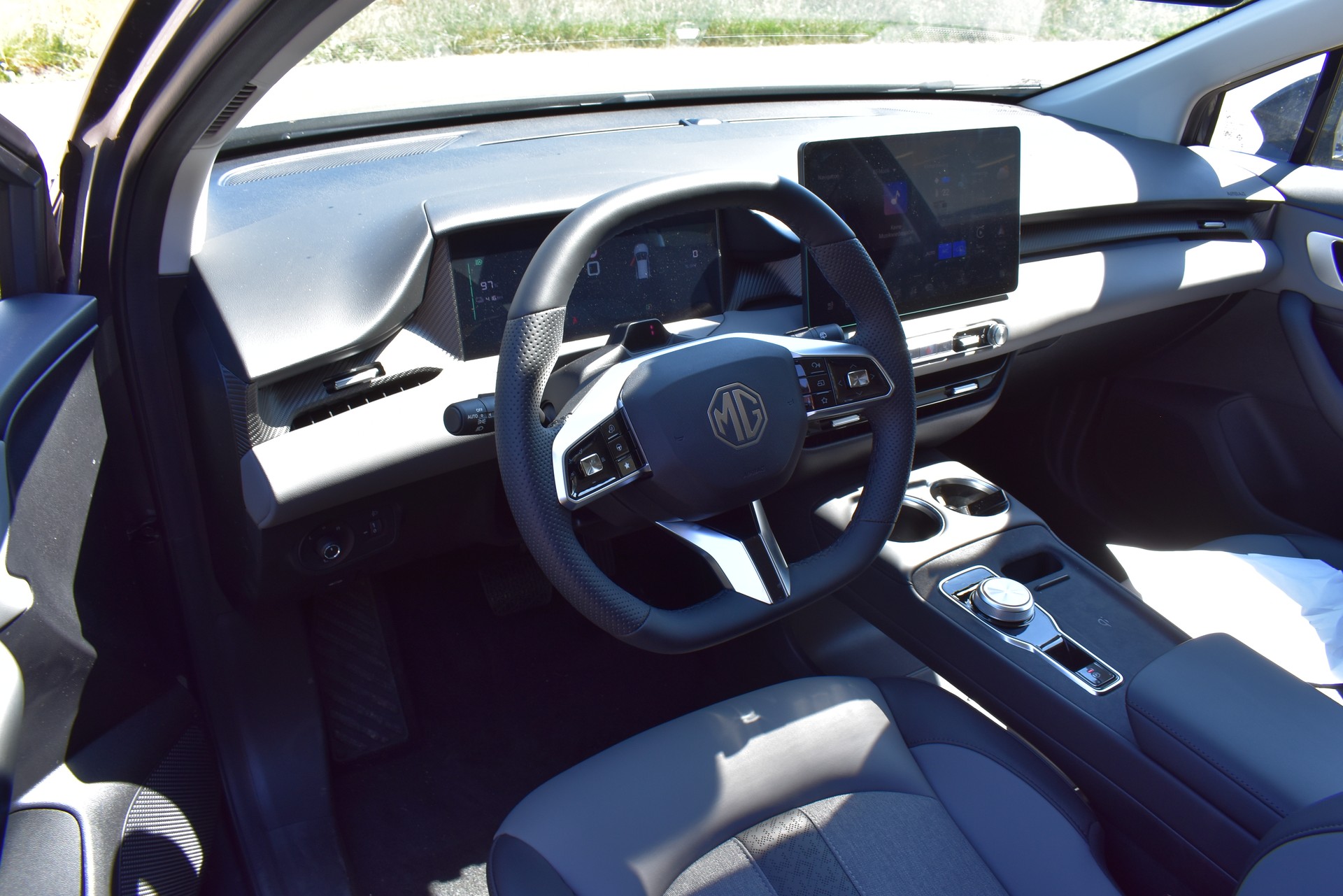 MG 4 EV 64kWh Premium-image-11
