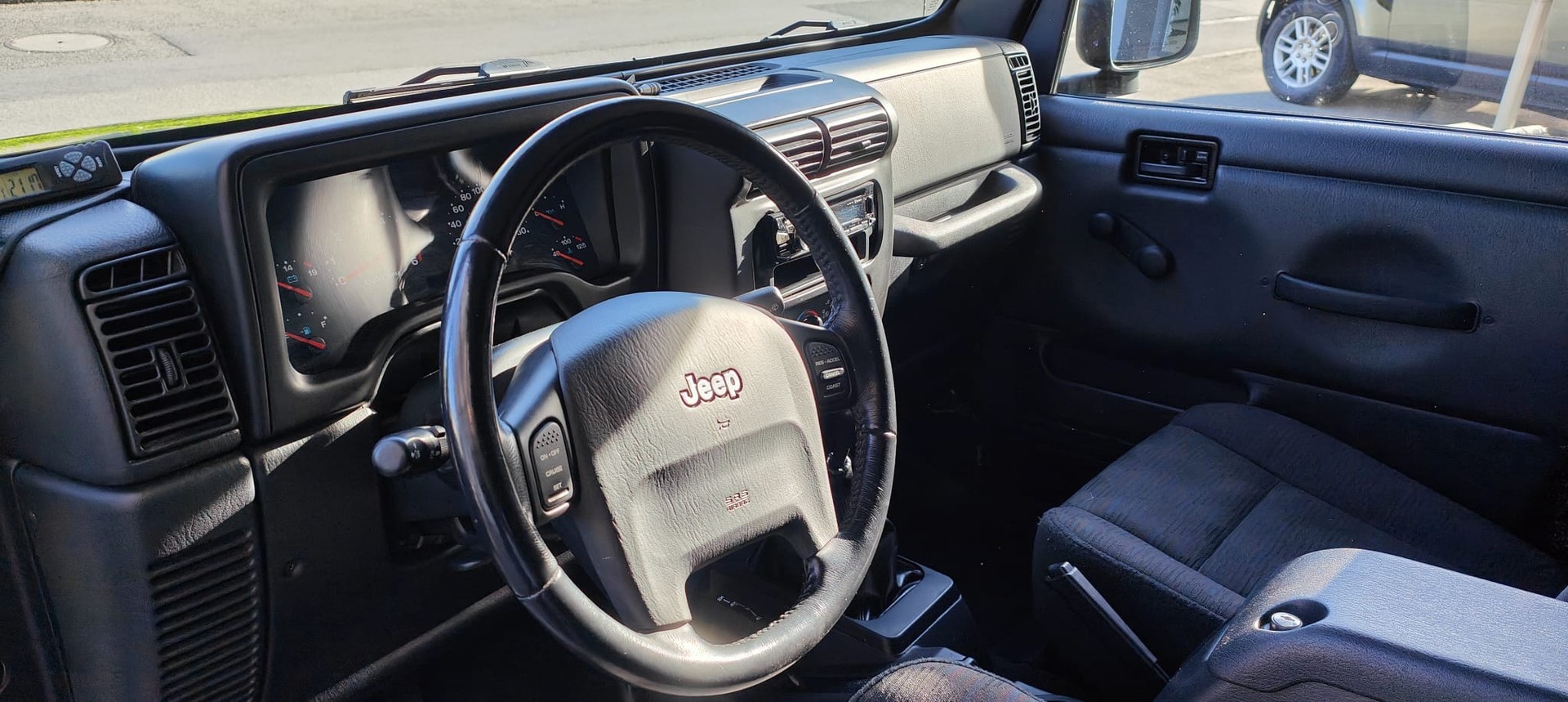 SKODA Karoq 2.0 TDI SCR SportLine 4x4 DSG-image-9