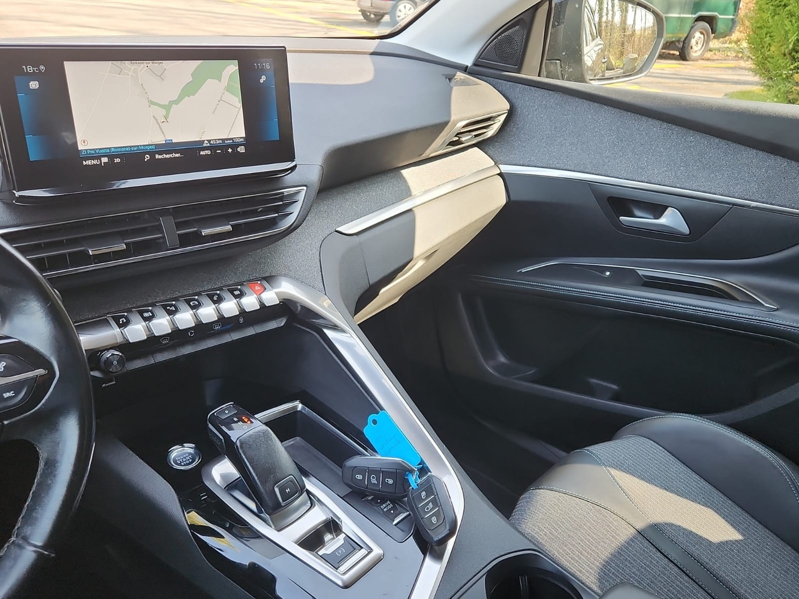 PEUGEOT 5008 1.5 BlueHDi Allure EAT8-image-17