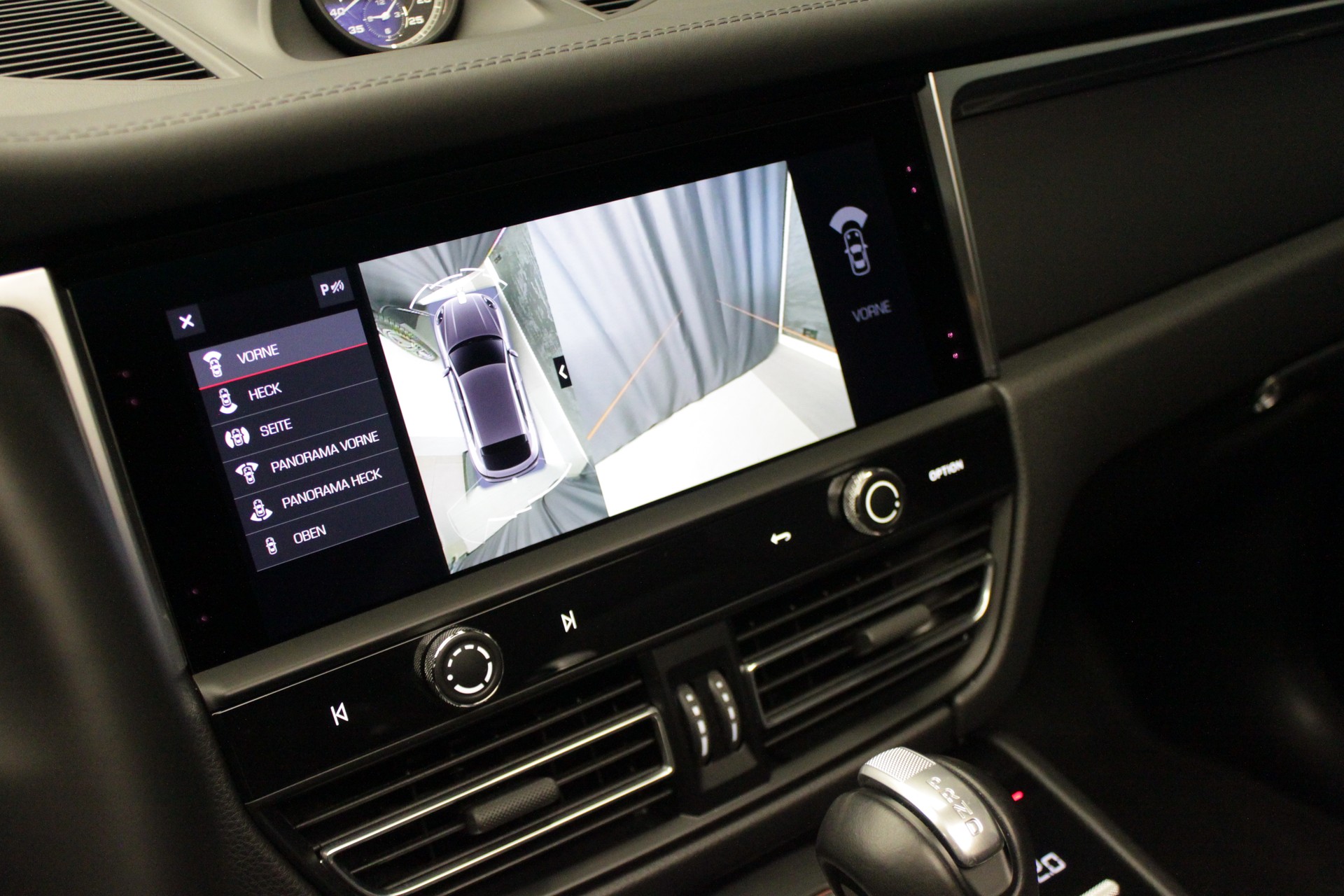 PORSCHE Macan T PDK-image-21