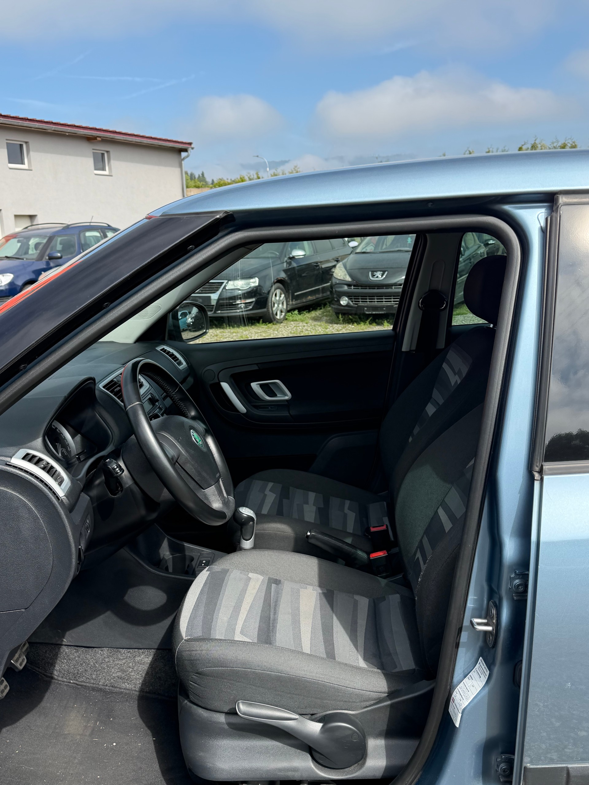 SKODA Fabia 1.4 Elegance-image-4