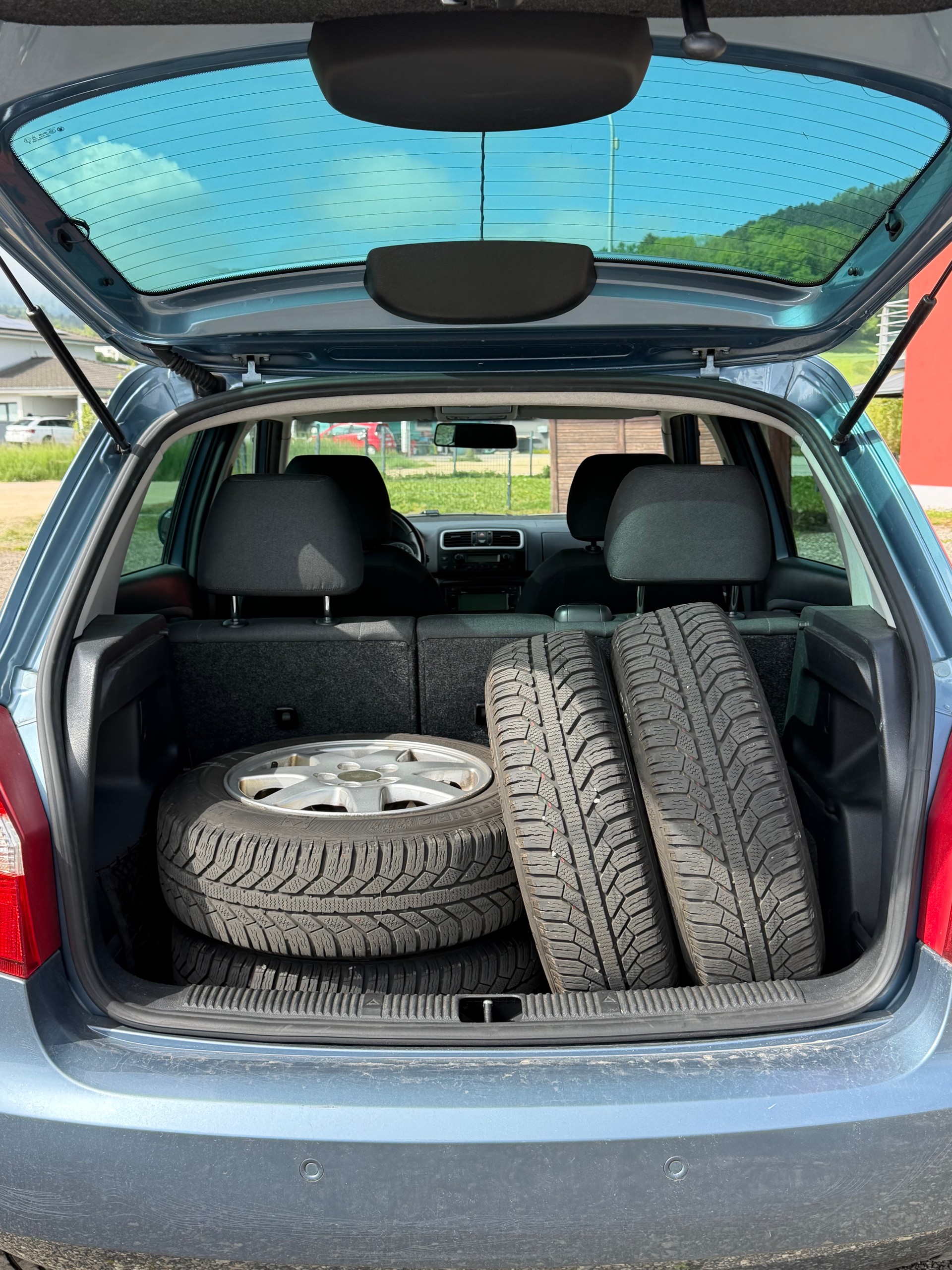 SKODA Fabia 1.4 Elegance-image-6