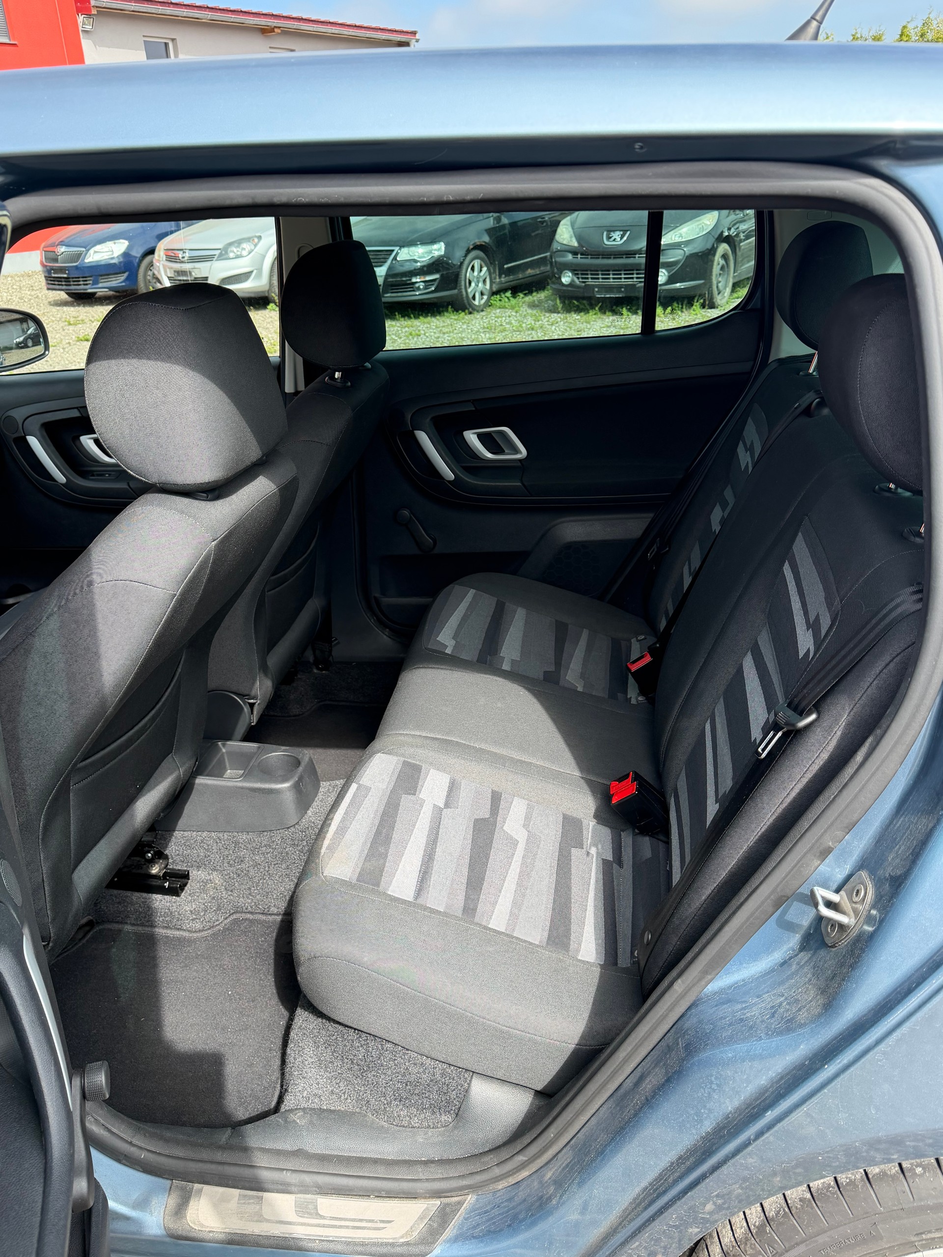 SKODA Fabia 1.4 Elegance-image-5