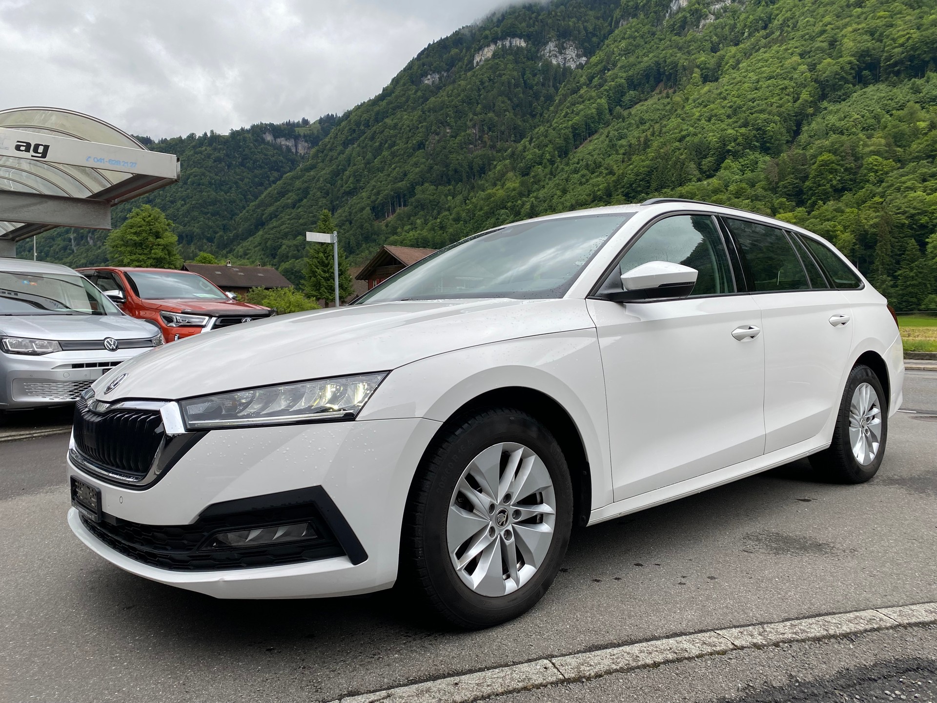SKODA Octavia Combi 2.0 TDI DSG Ambition 4x4-image-1