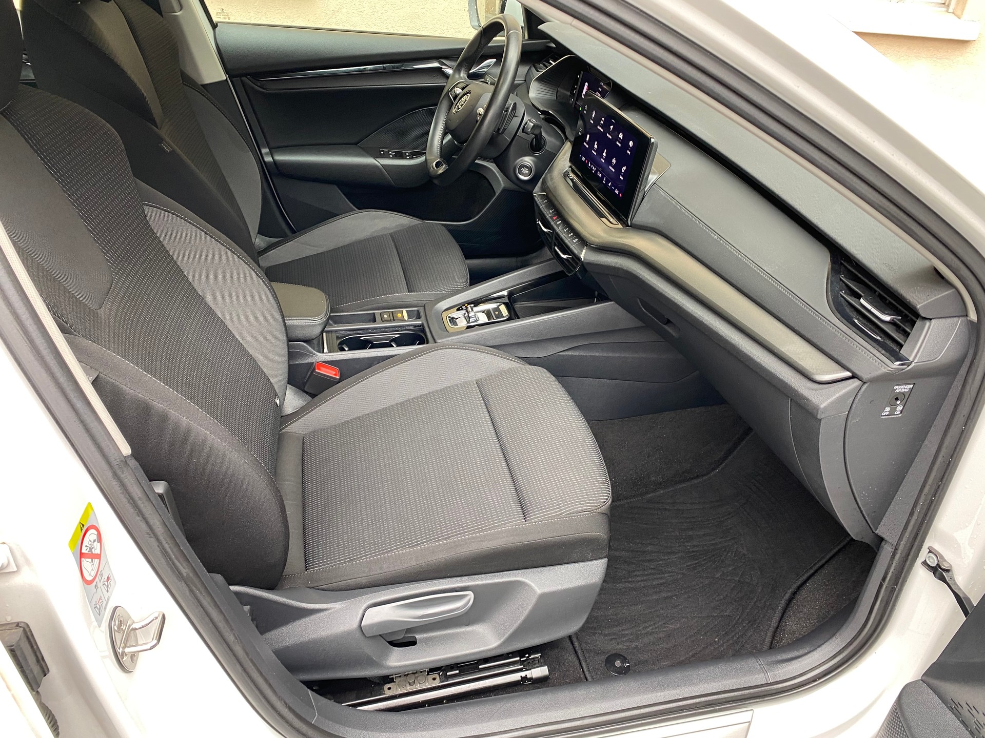 SKODA Octavia Combi 2.0 TDI DSG Ambition 4x4-image-5
