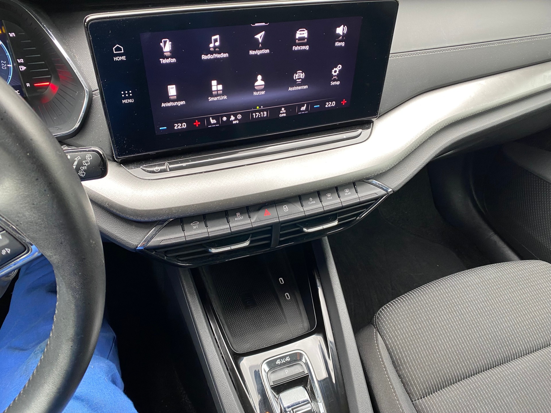 SKODA Octavia Combi 2.0 TDI DSG Ambition 4x4-image-4