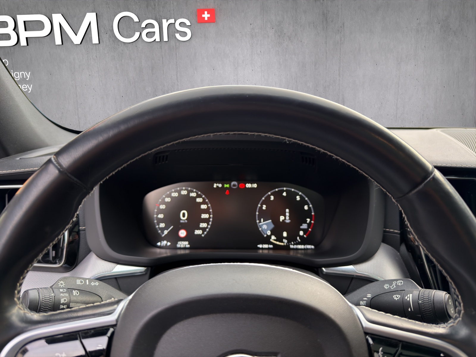 VOLVO XC60 B6 Benzin Mild Hybrid AWD R-Design Geartronic-image-15