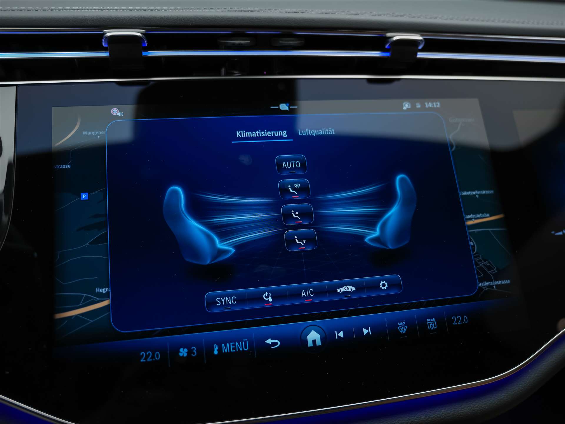 MERCEDES-BENZ E 220 d AMG Line *Supercreen*21" Felgen*Volleder*-image-30