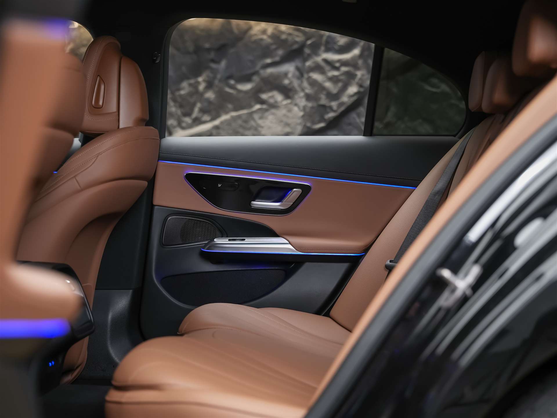 MERCEDES-BENZ E 220 d AMG Line *Supercreen*21" Felgen*Volleder*-image-10
