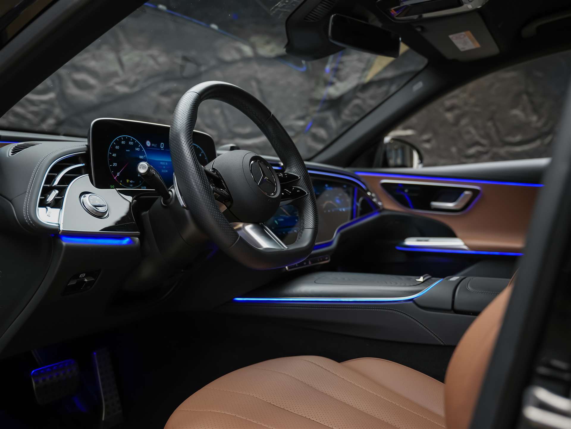 MERCEDES-BENZ E 220 d AMG Line *Supercreen*21" Felgen*Volleder*-image-7